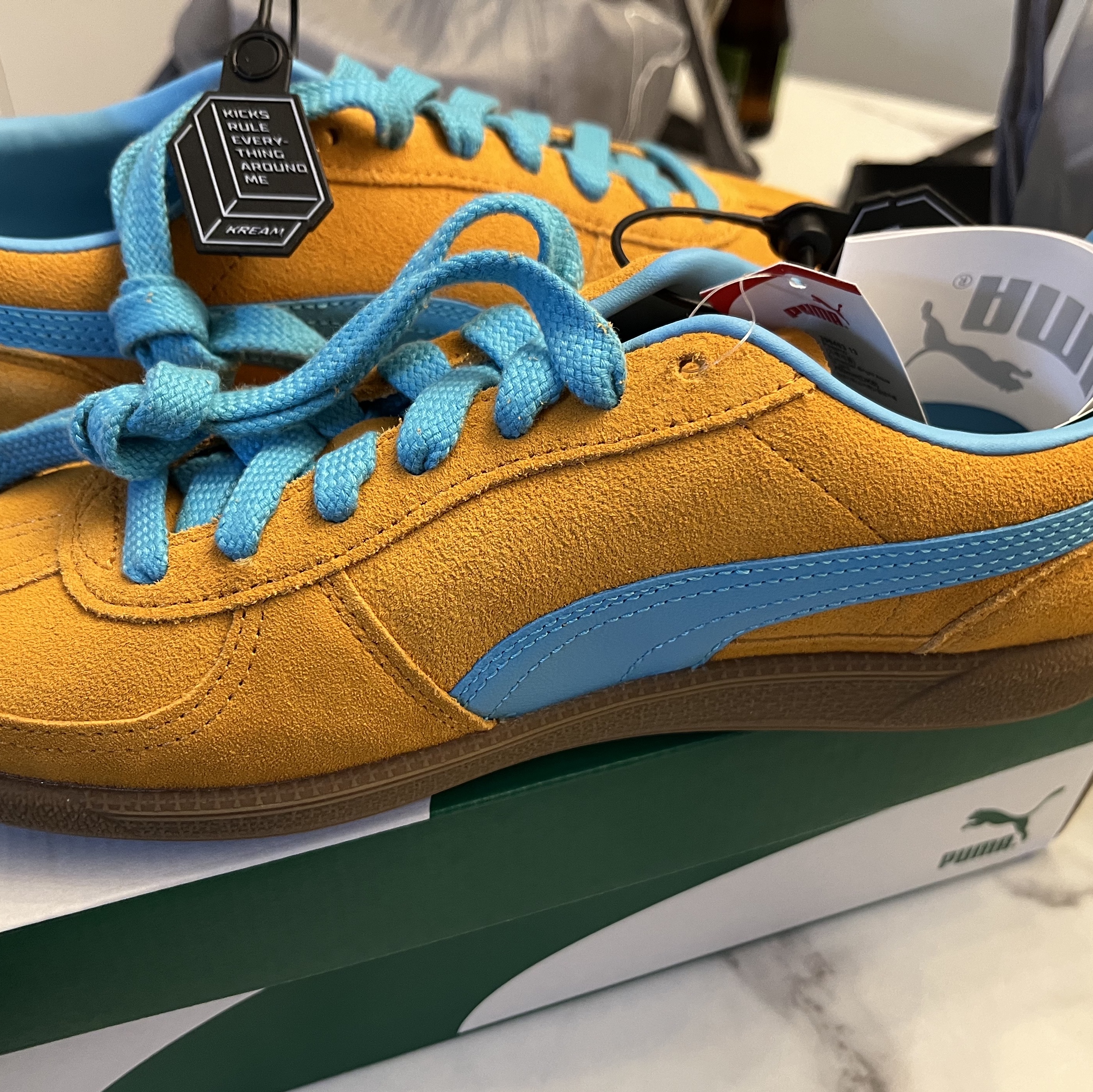 Puma Palermo Dark Cheddar Bright Aqua 착용 스타일