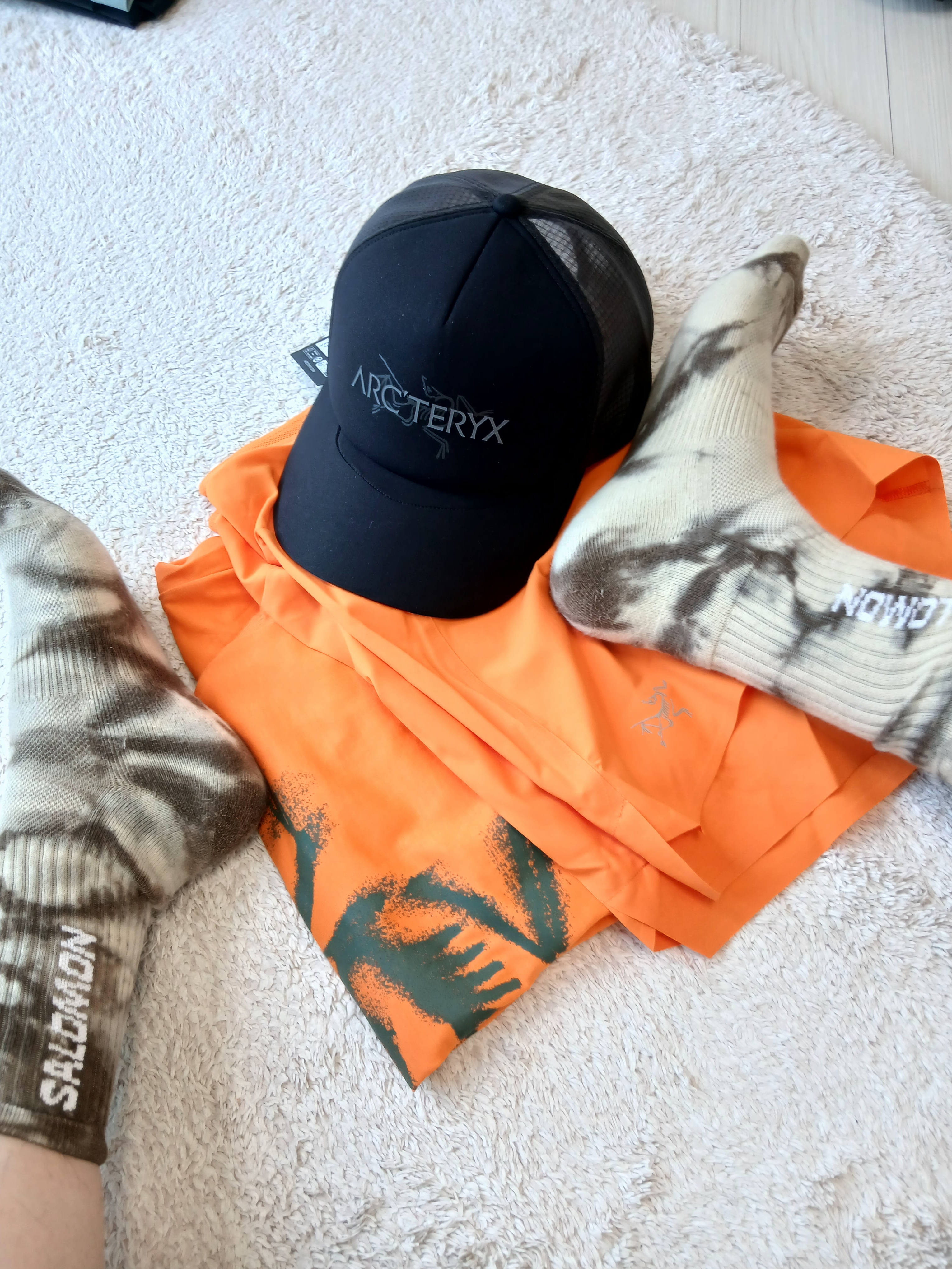 Arc'teryx Norvan Shorts 5 Inch Black, Arc'teryx Kragg SL Cotton Blurred Bird SS T-Shirt Black Dynasty 착용 스타일 - 2