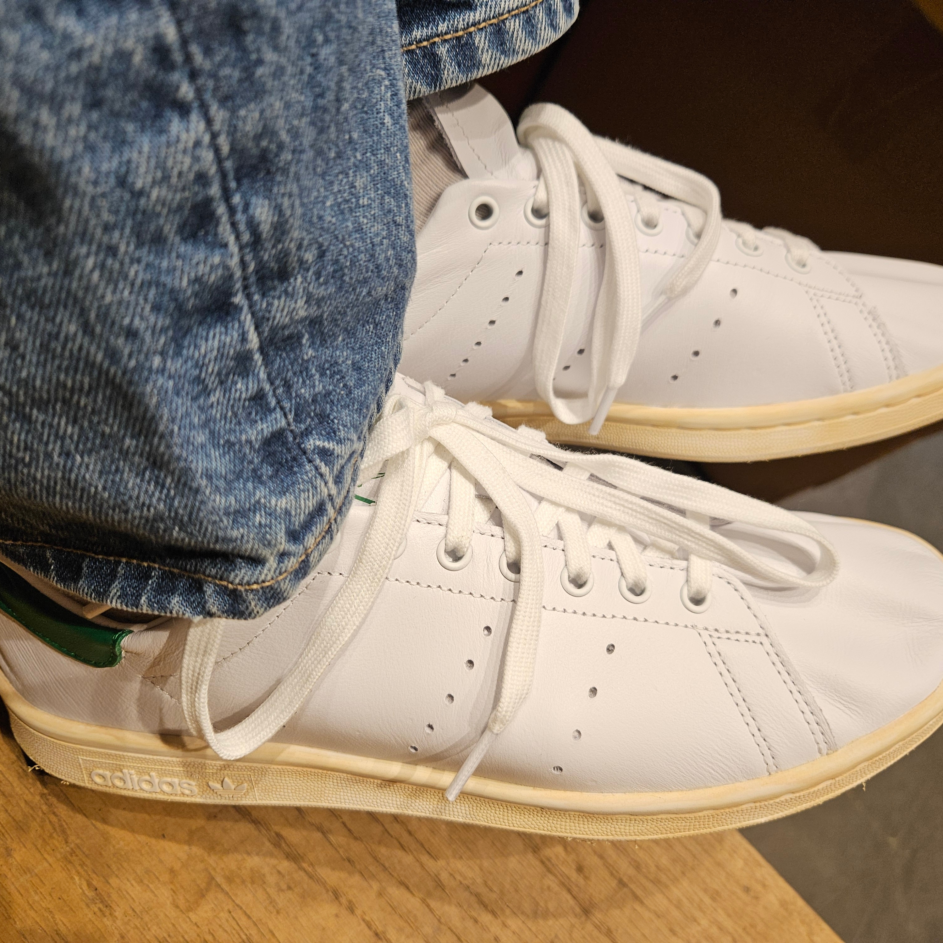 Adidas Stan Smith Decon Core Black 착용 스타일 - 2
