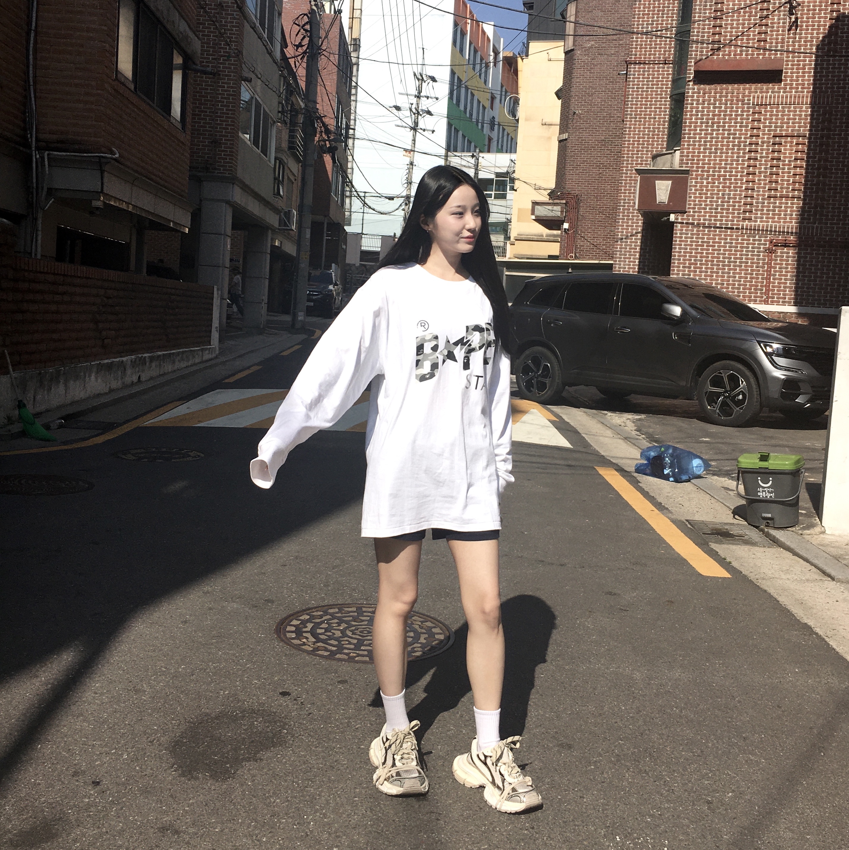 Balenciaga 3XL Sneakers Beige 착용 스타일 - 5