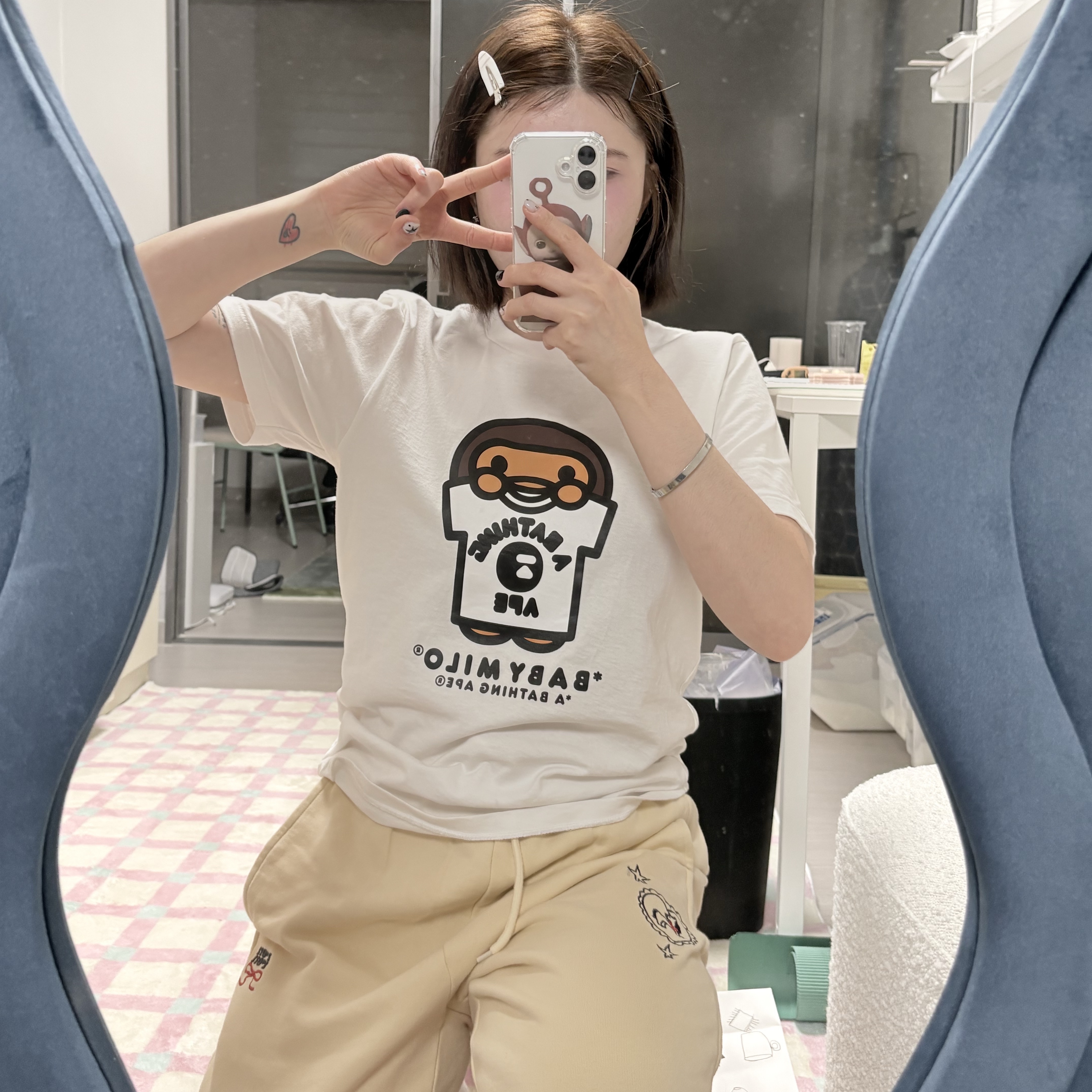 (W) BAPE Baby Milo College T-Shirt T-Shirt White 착용 스타일