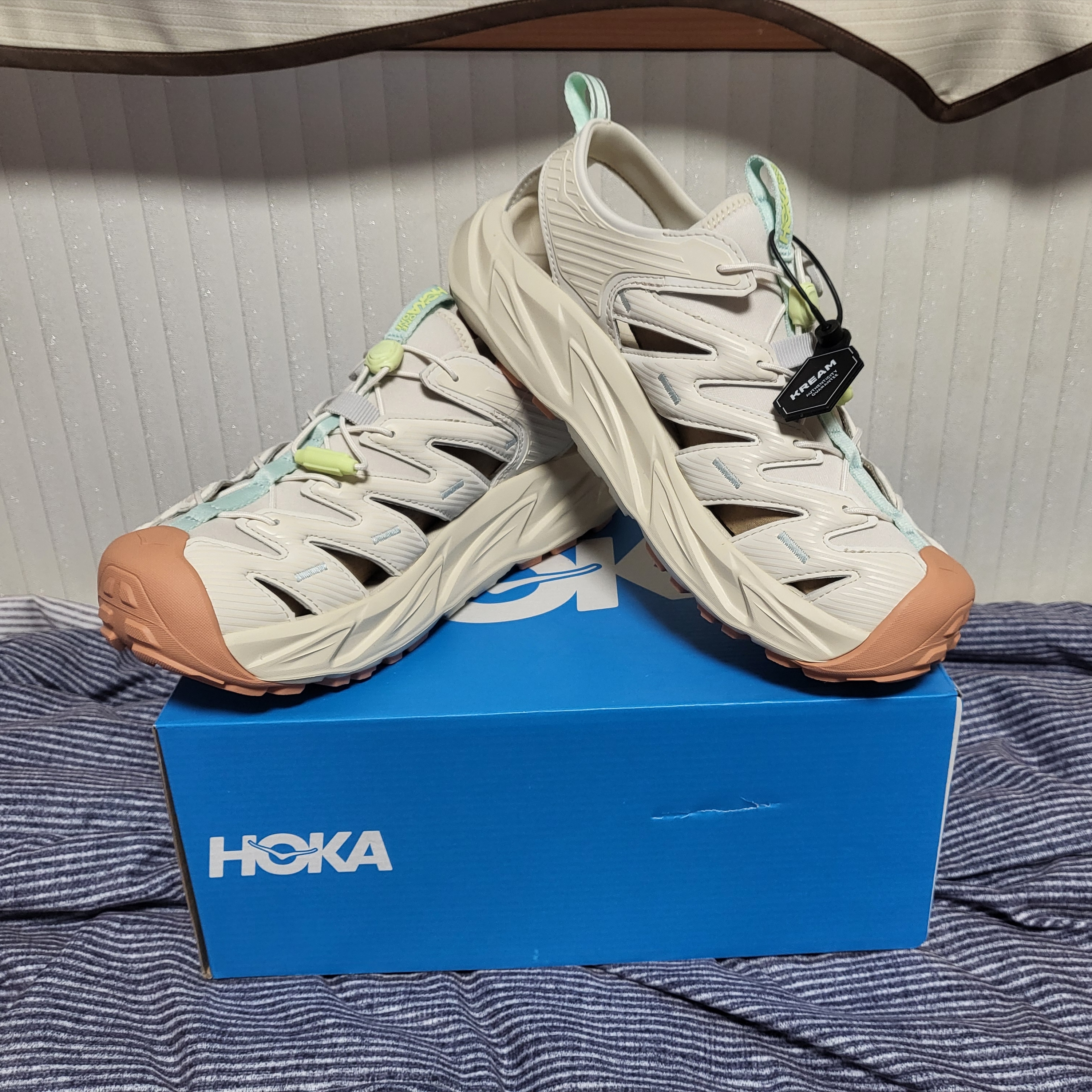 Hoka Hopara Vanilla 착용 스타일