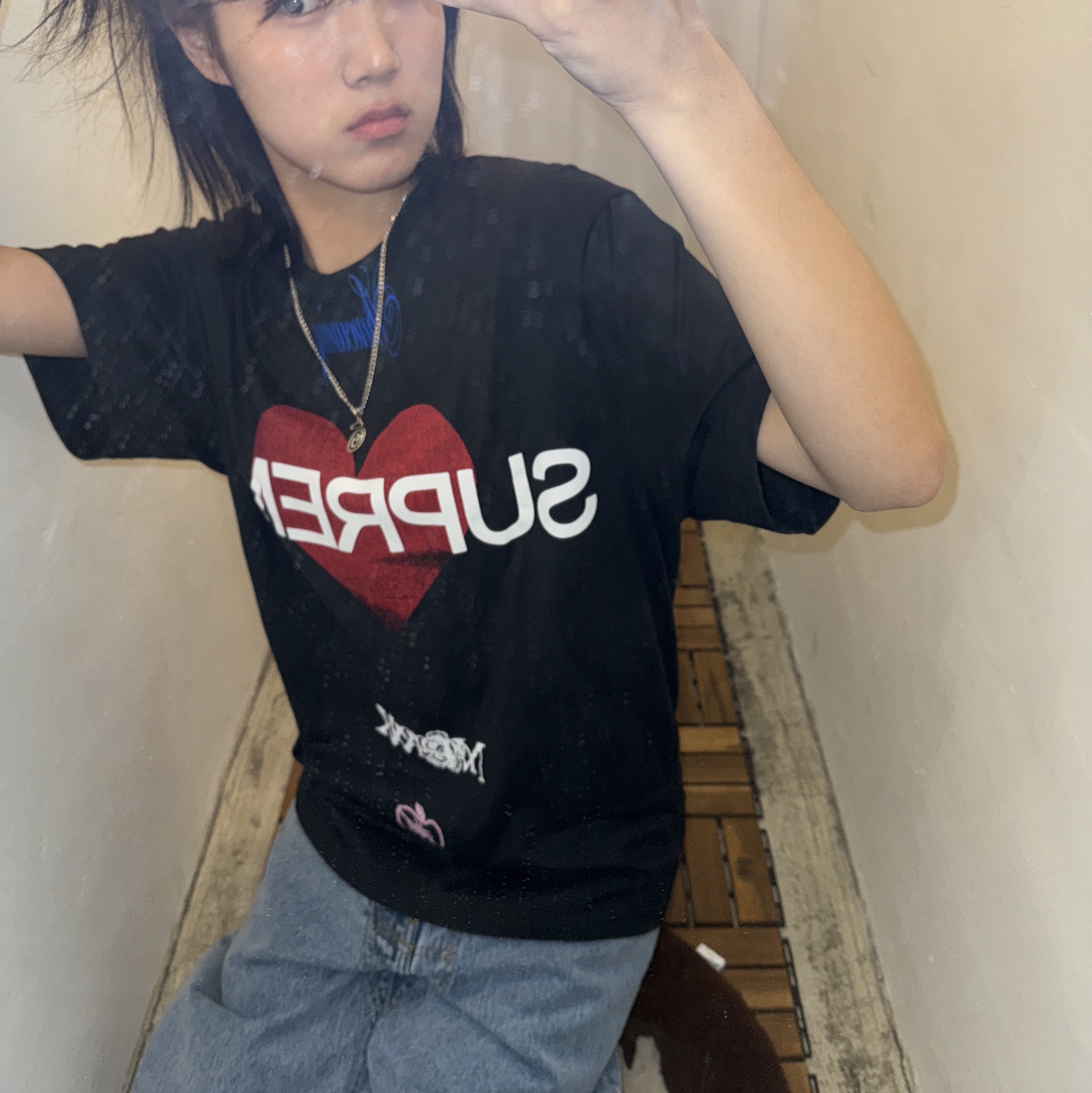 Supreme Announcing T-Shirt Yellow - 25SS, Supreme Announcing T-Shirt White - 25SS 착용 스타일 - 6