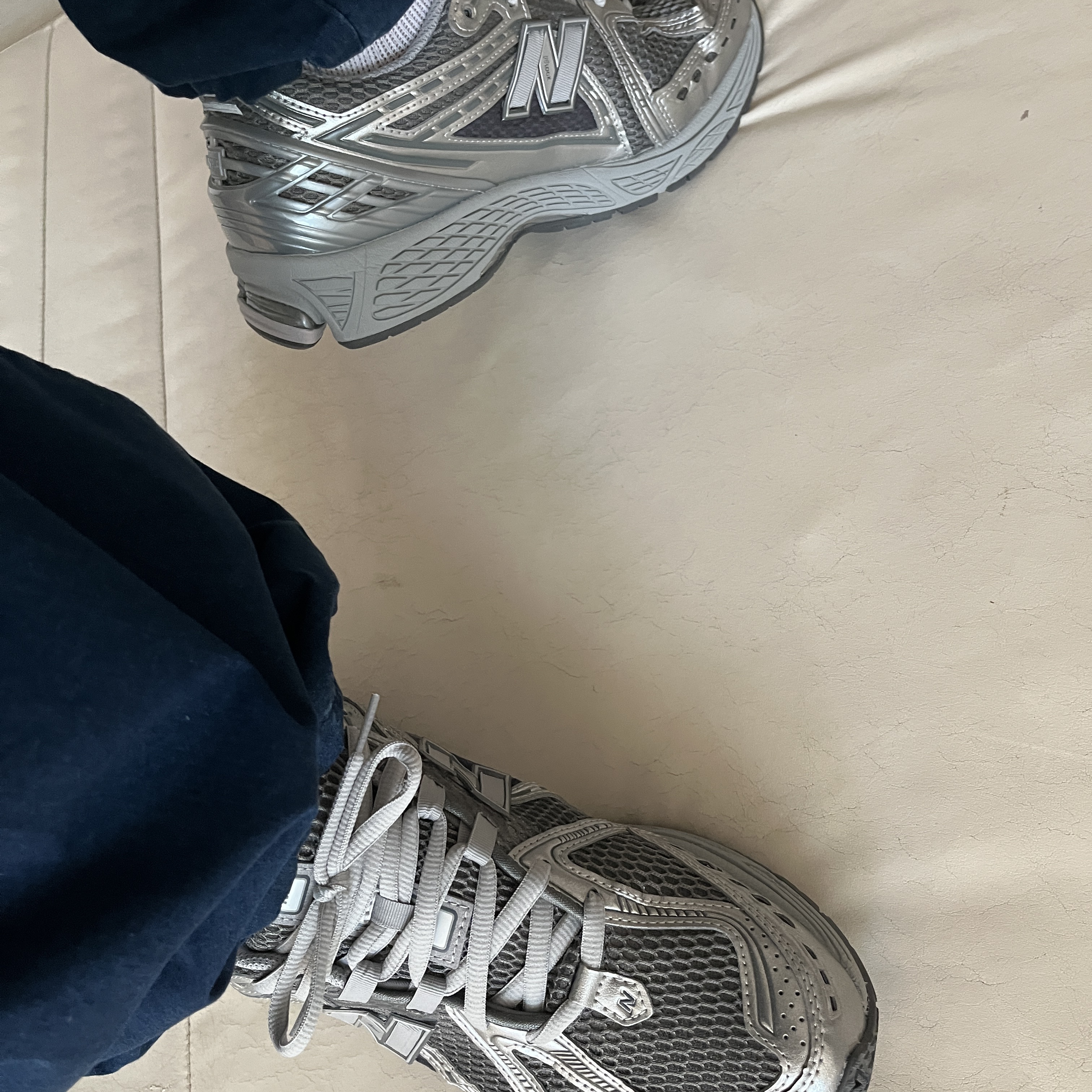 New Balance 1906R Harbor Grey Silver Metalic 착용 스타일 - 7