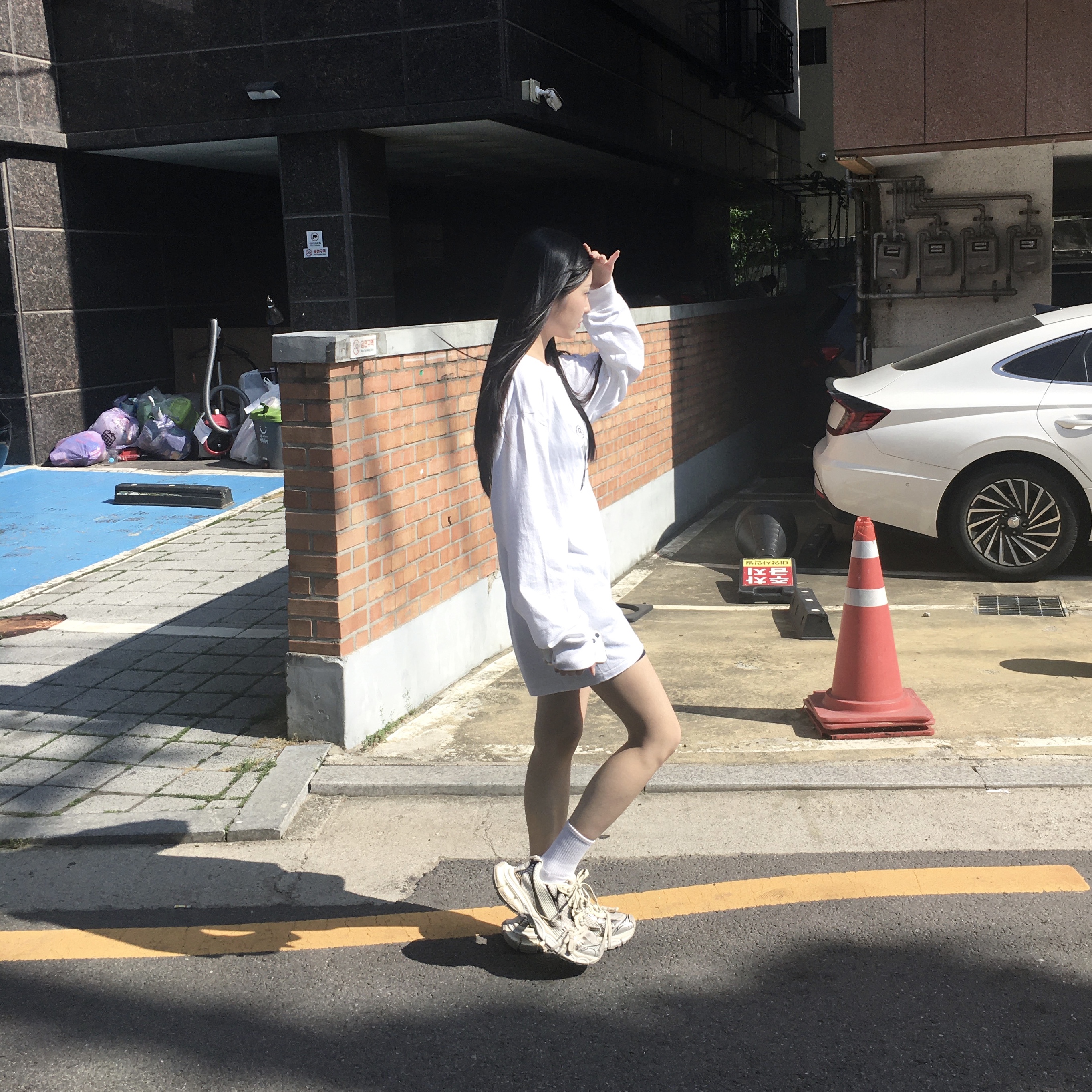 Balenciaga 3XL Sneakers Beige 착용 스타일 - 2