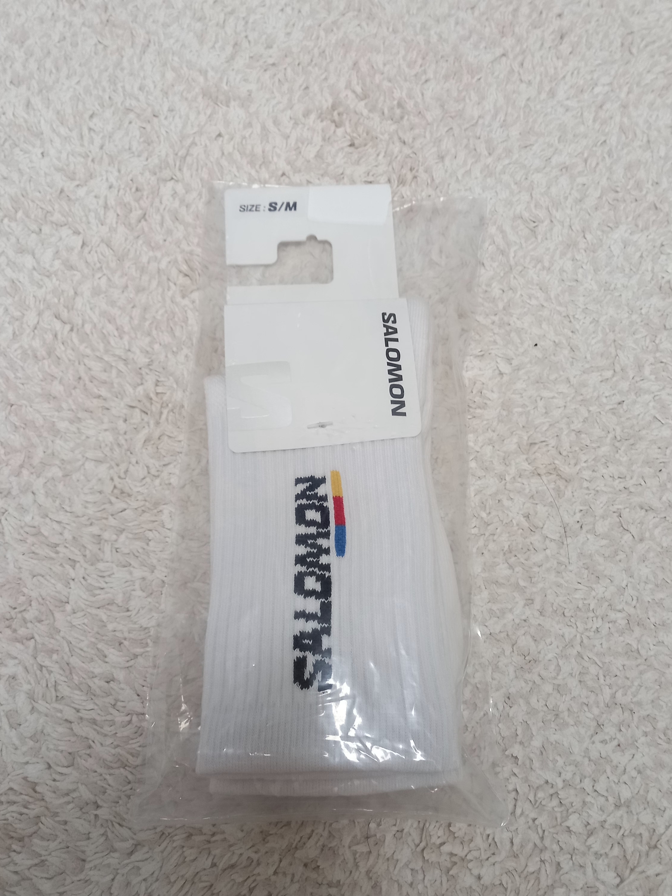Salomon Everyday Crew Socks White (3 Pack), Salomon Everyday Low Socks Black (3 Pack) 착용 스타일 - 5