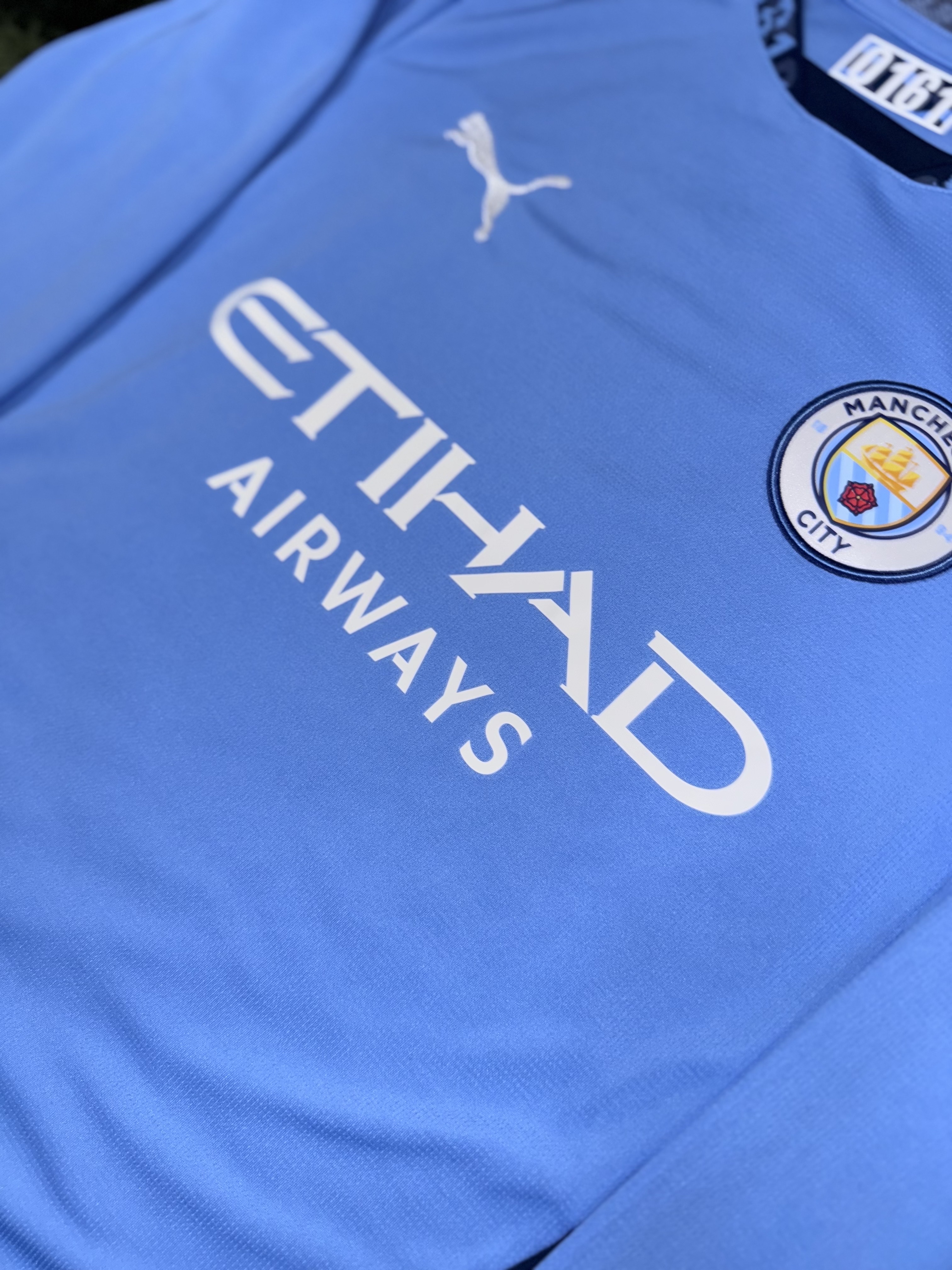 (Kids) Puma MCFC 2024/25 Home Replica LS Jersey Team Light Blue Marine Blue (Non Marking Ver.) 착용 스타일 - 3