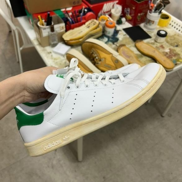 Adidas Stan Smith Decon Core Black 착용 스타일 - 3