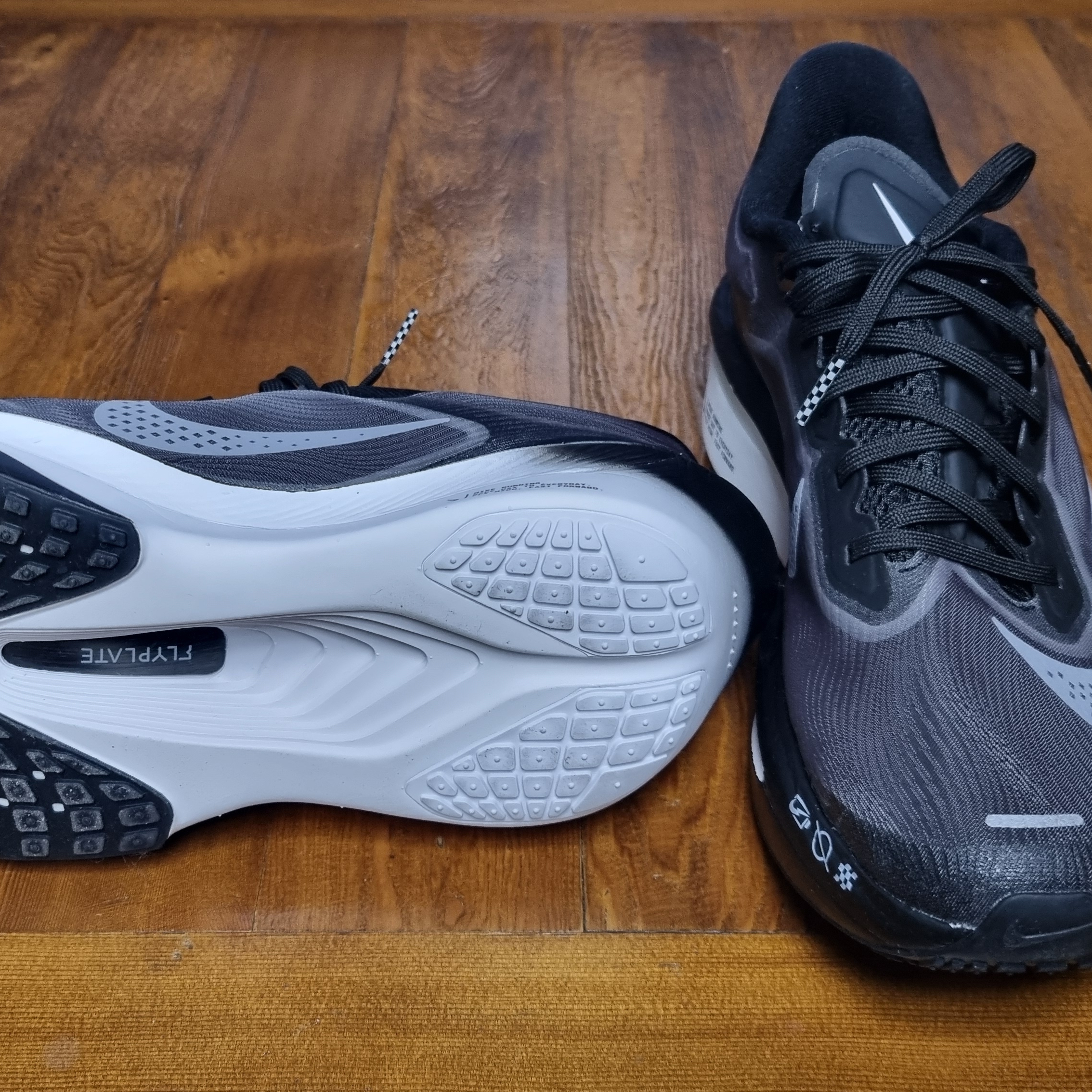Nike Zoom Fly 6 Black Light Smoke Grey 착용 스타일