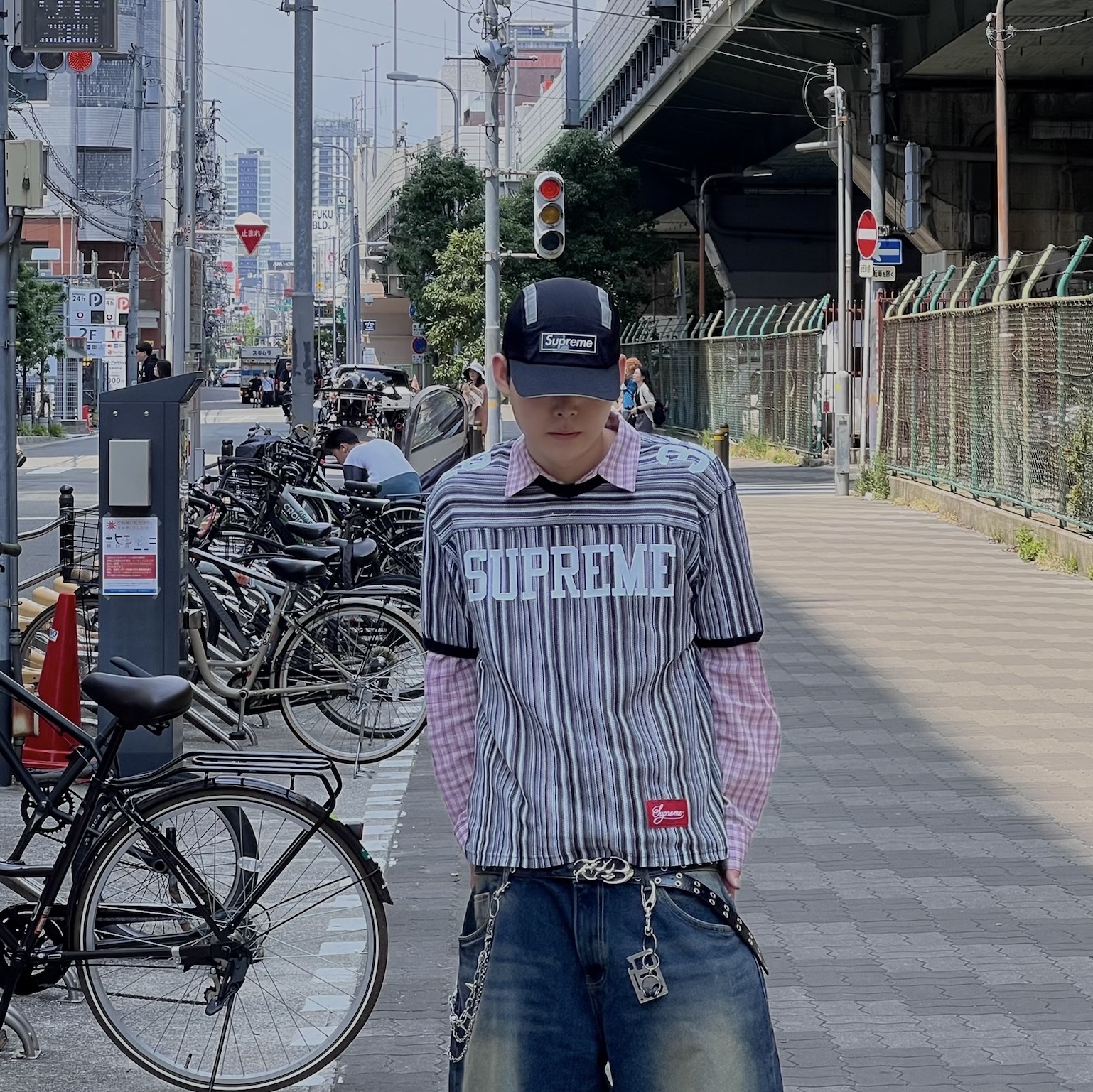 Supreme Side Mesh Camp Cap Black - 25SS, Supreme Open Knit Football Top Black - 25SS 착용 스타일 - 2