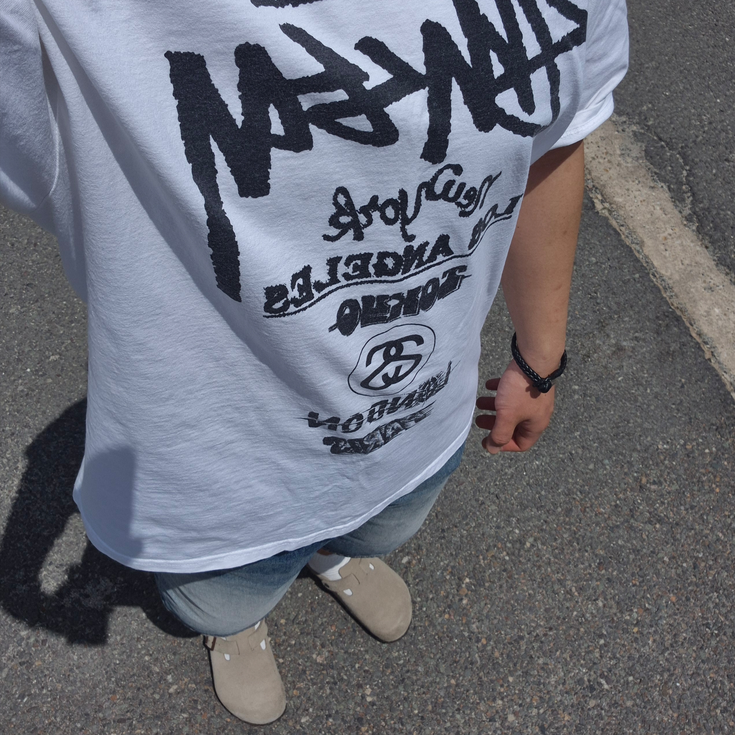 Birkenstock Boston Soft Footbed Taupe - Regular, Stussy Tour T-Shirt White 착용 스타일
