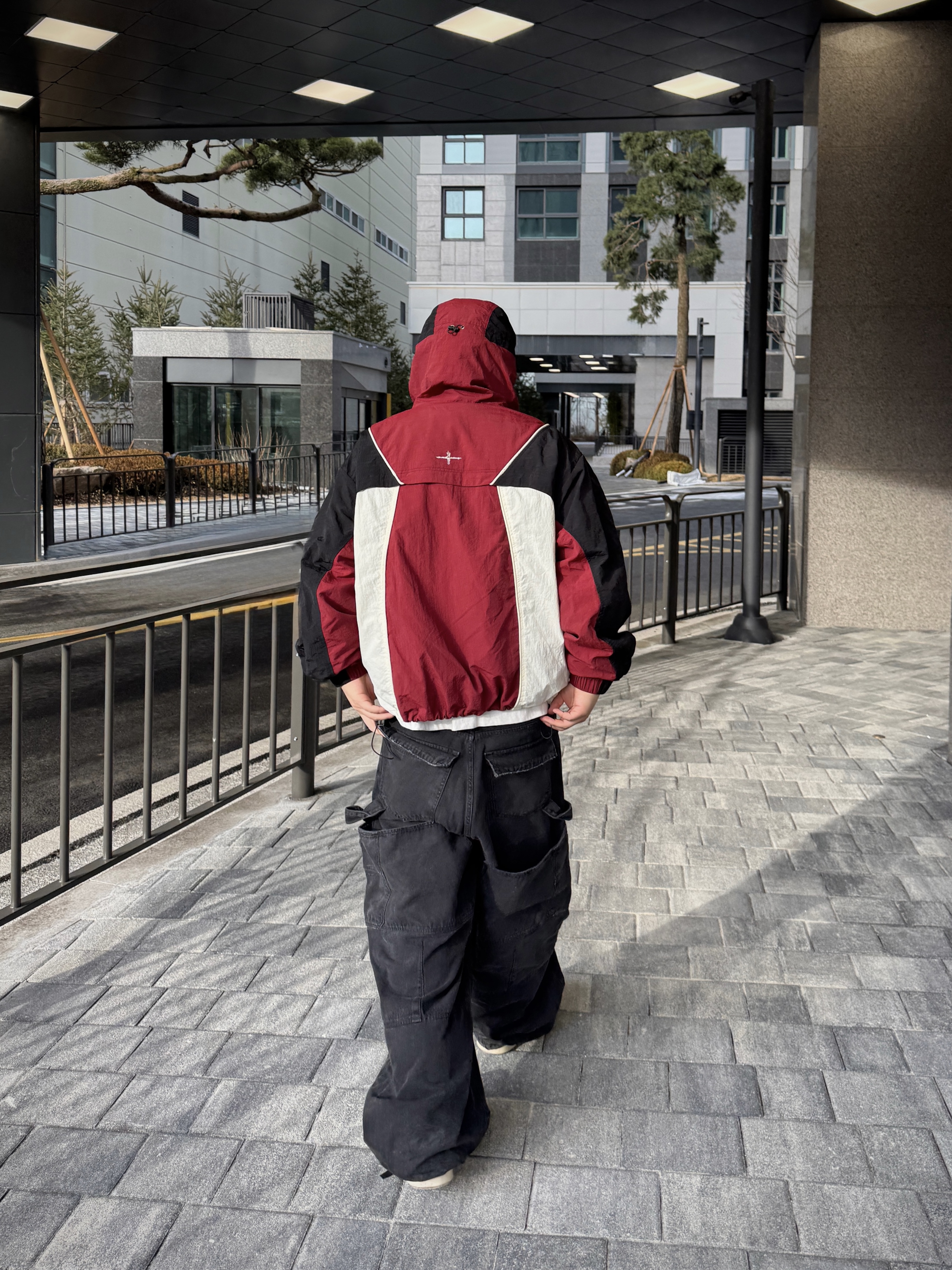 Nonnod Double knee cover pants Vintage black 착용 스타일