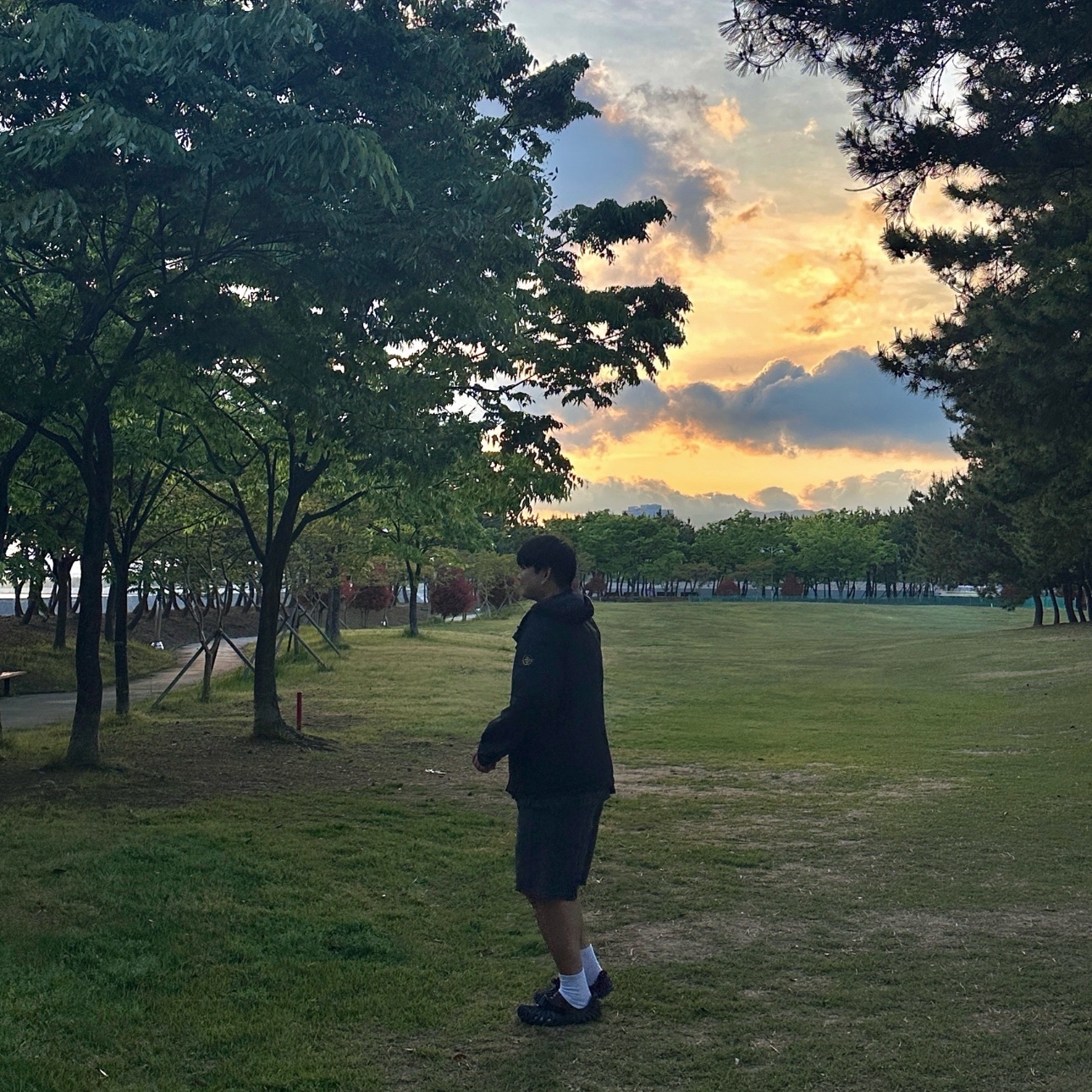 Crocs x Salehe Bembury Pollex Clog Sasquatch, Stone Island S0A23 Crinkle Reps R-NY Wind Resistant Anti-Drop Hooded Jacket - 25SS 착용 스타일
