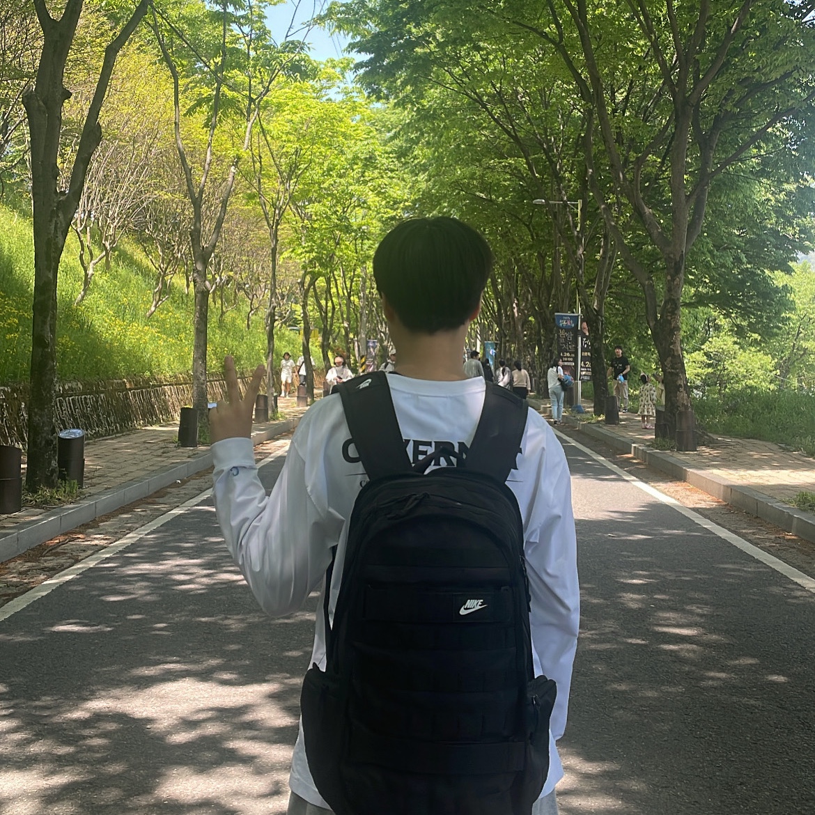 Nike NSW RPM Backpack 26L Black White 착용 스타일