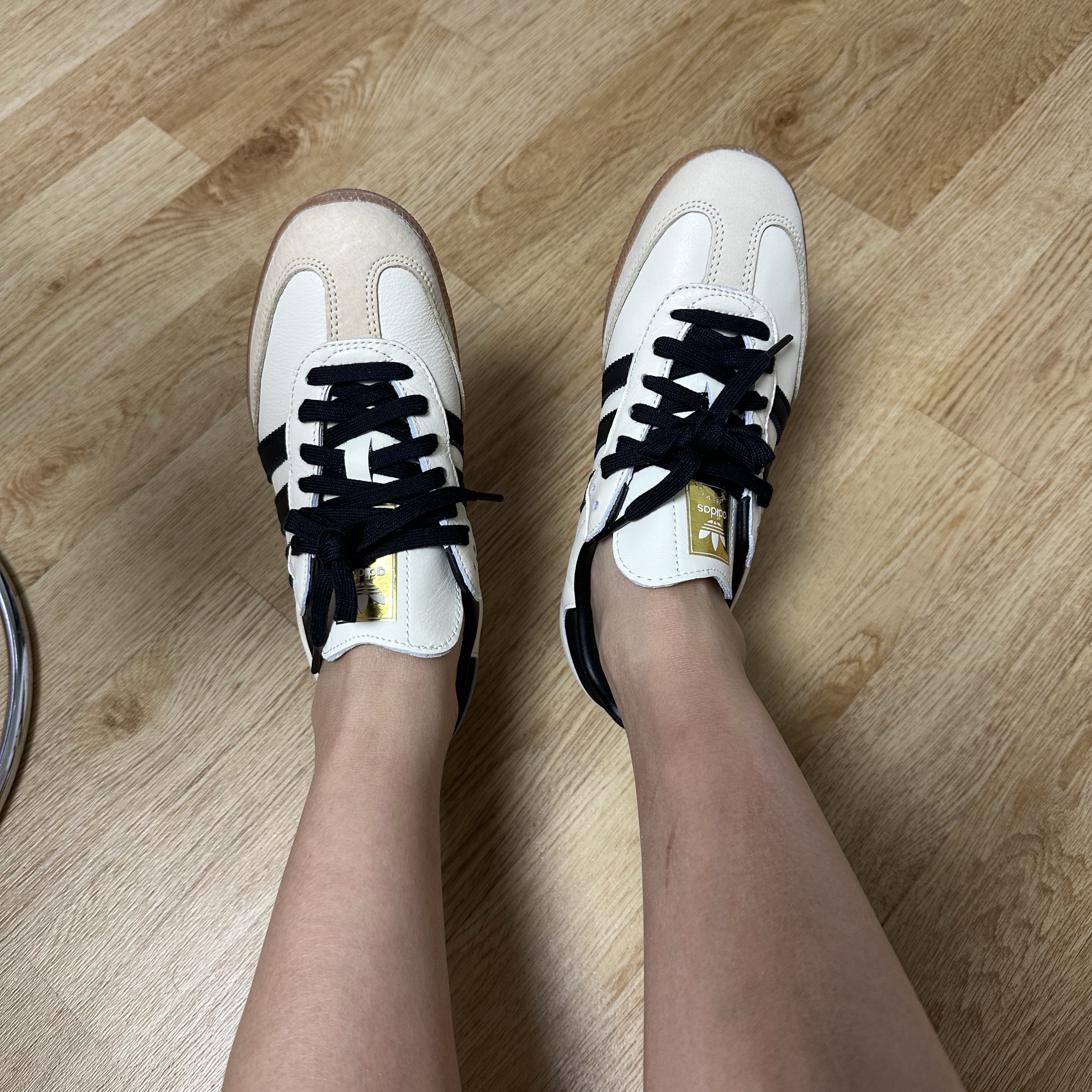 (W) Adidas Samba OG Cream White Core Black 착용 스타일 - 1