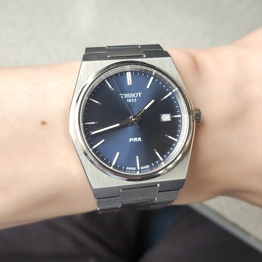 Tissot PRX 40mm Quartz Steel Blue 착용 스타일