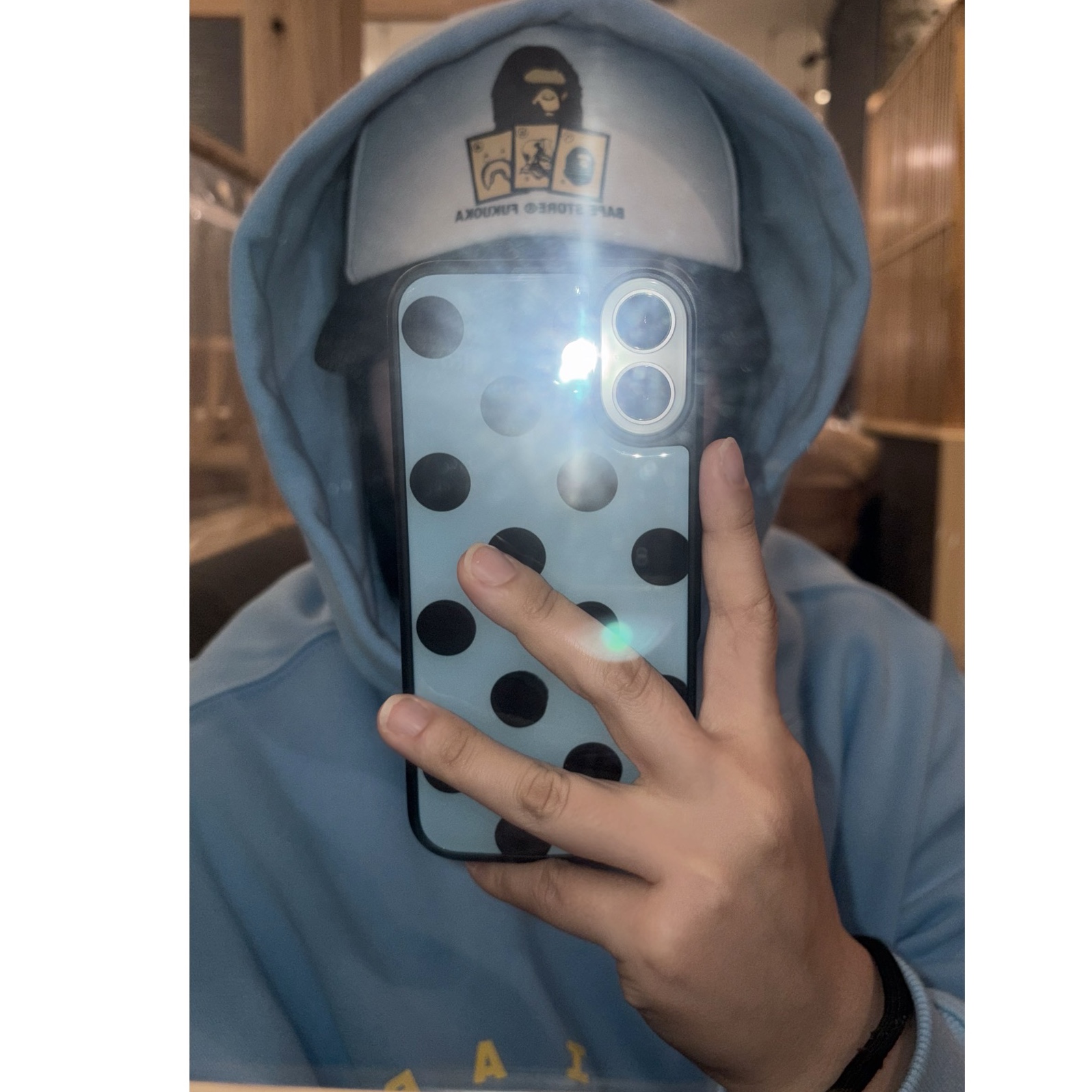 IAB Studio Hoodie Sky Blue Lemon 착용 스타일 - 1