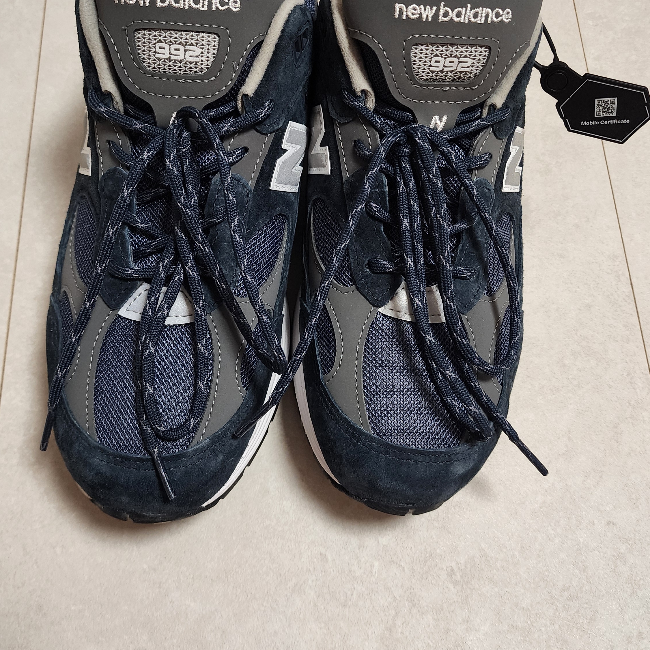 New Balance 992 Made in USA Core Navy 착용 스타일 - 4