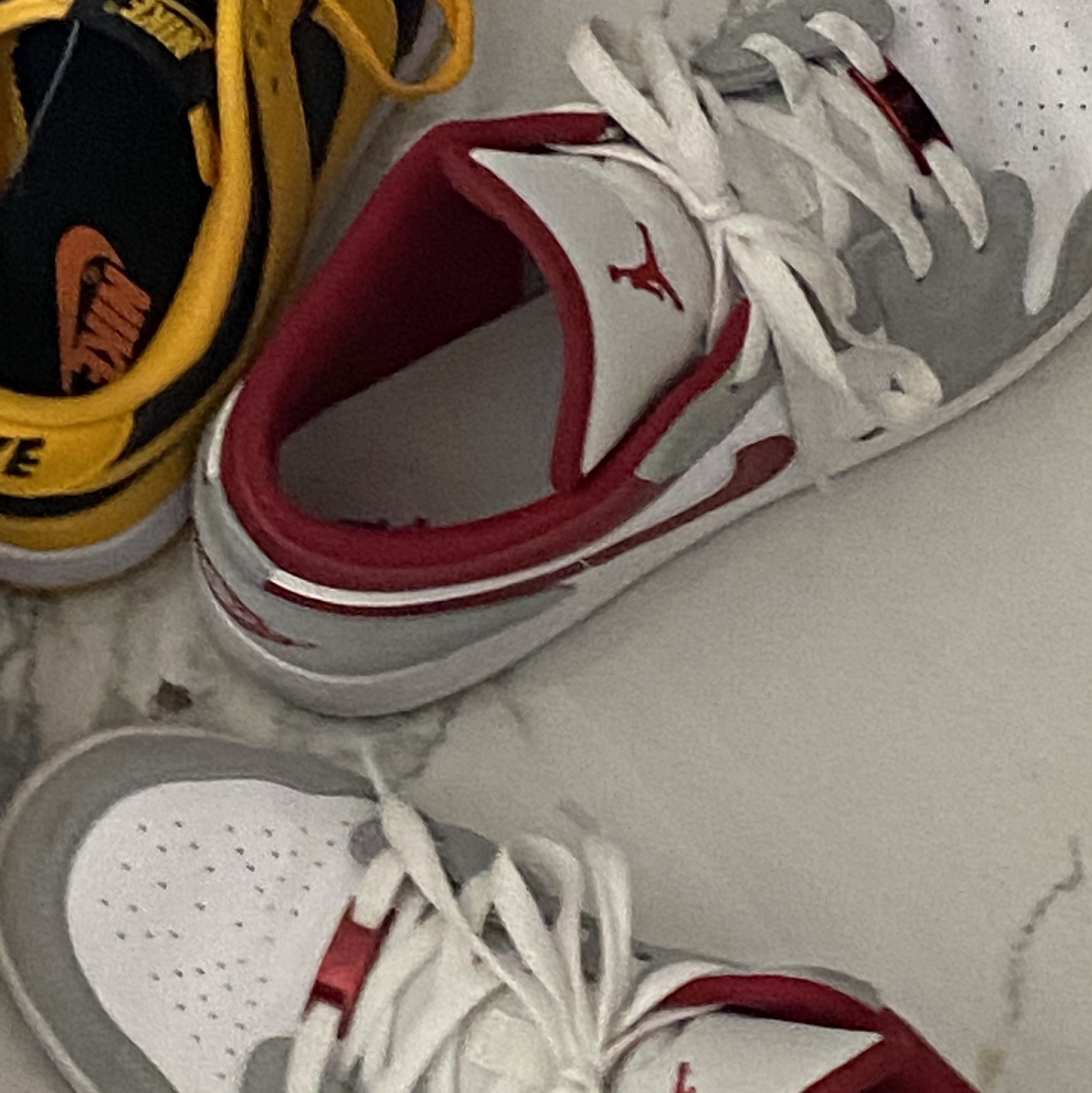 Jordan 1 Low SE Light Smoke Grey Gym Red 착용 스타일 - 2