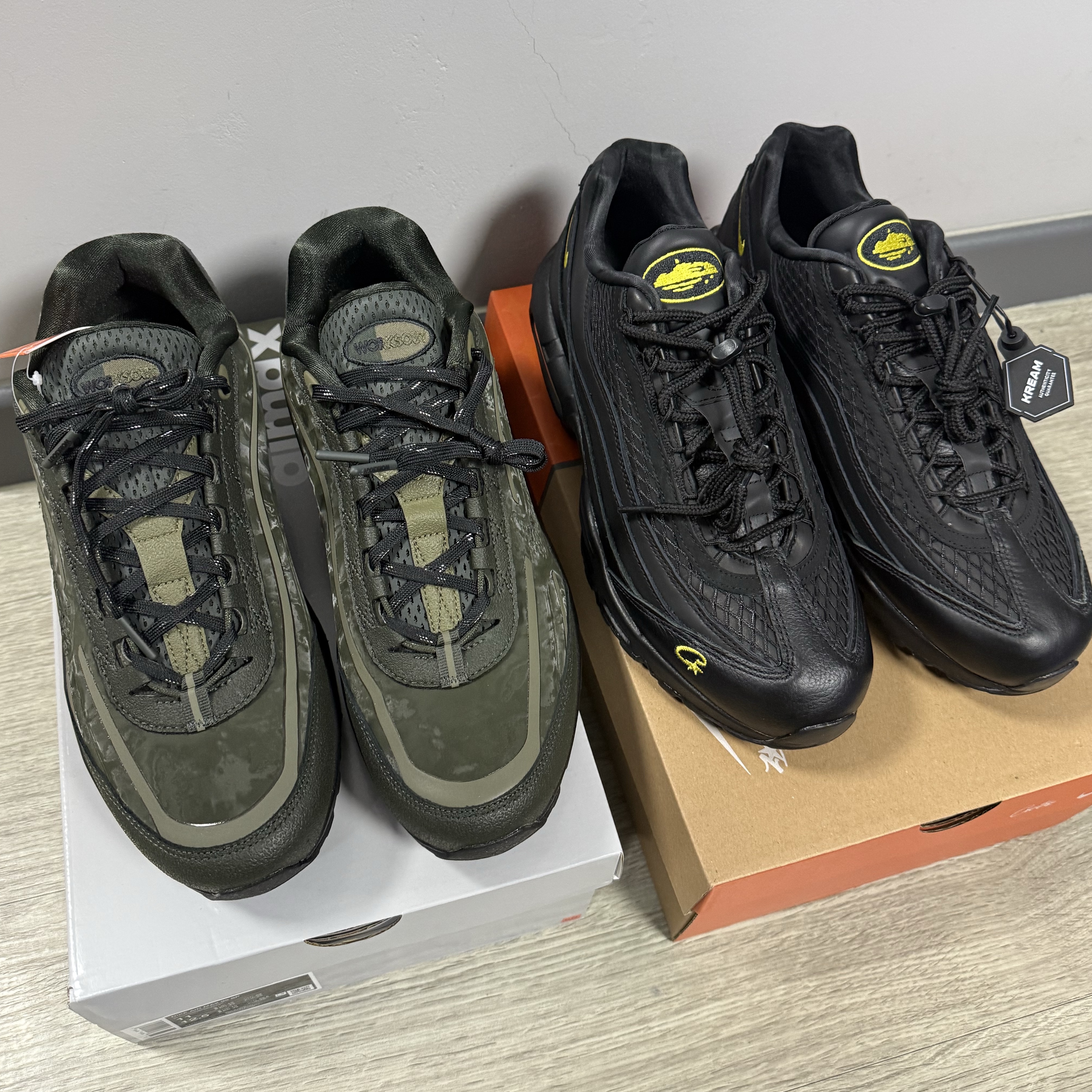 Nike x Worksout Air Max 95 Medium Olive and Sequoia, Nike x Corteiz Air Max 95 Black and Tour Yellow 착용 스타일