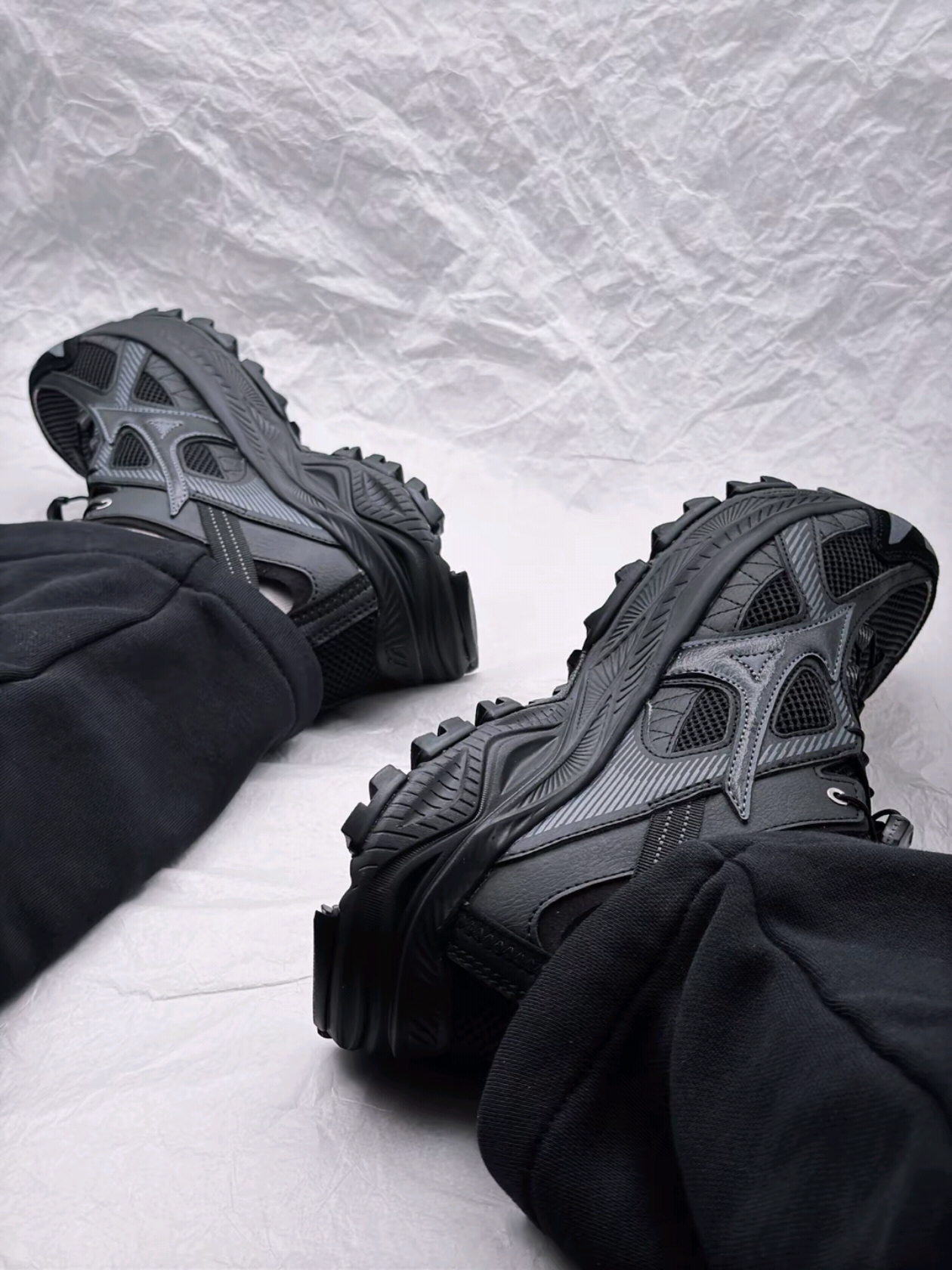 Mizuno Racer Trail SE Black 착용 스타일
