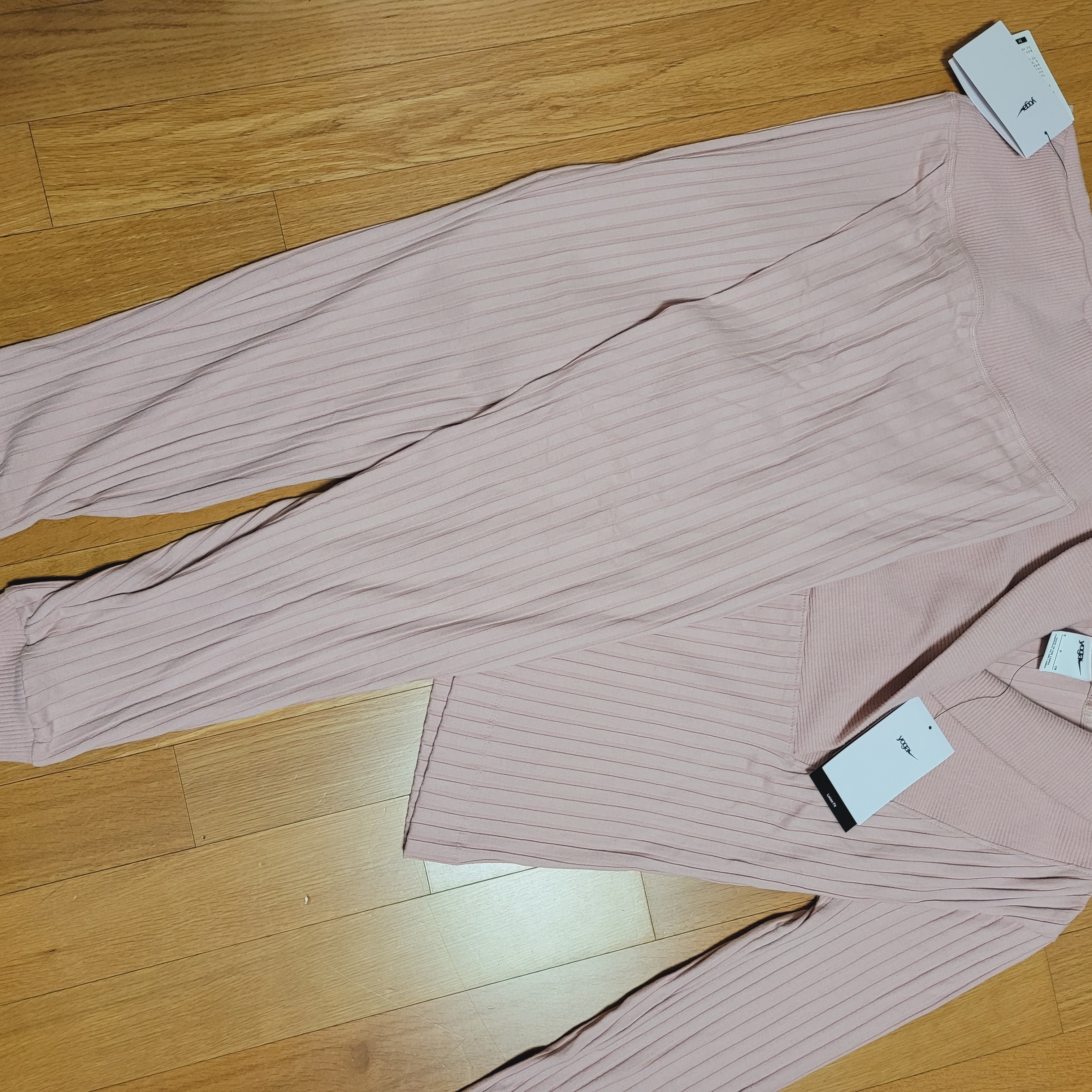 (W) Nike Yoga Luxe Fuzzy Ribbed Long Sleeve Pink Oxford - Asia 착용 스타일 - 2