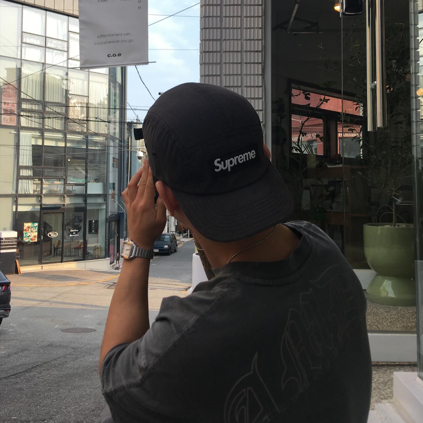 Supreme Washed Chino Twill Camp Cap Black 착용 스타일