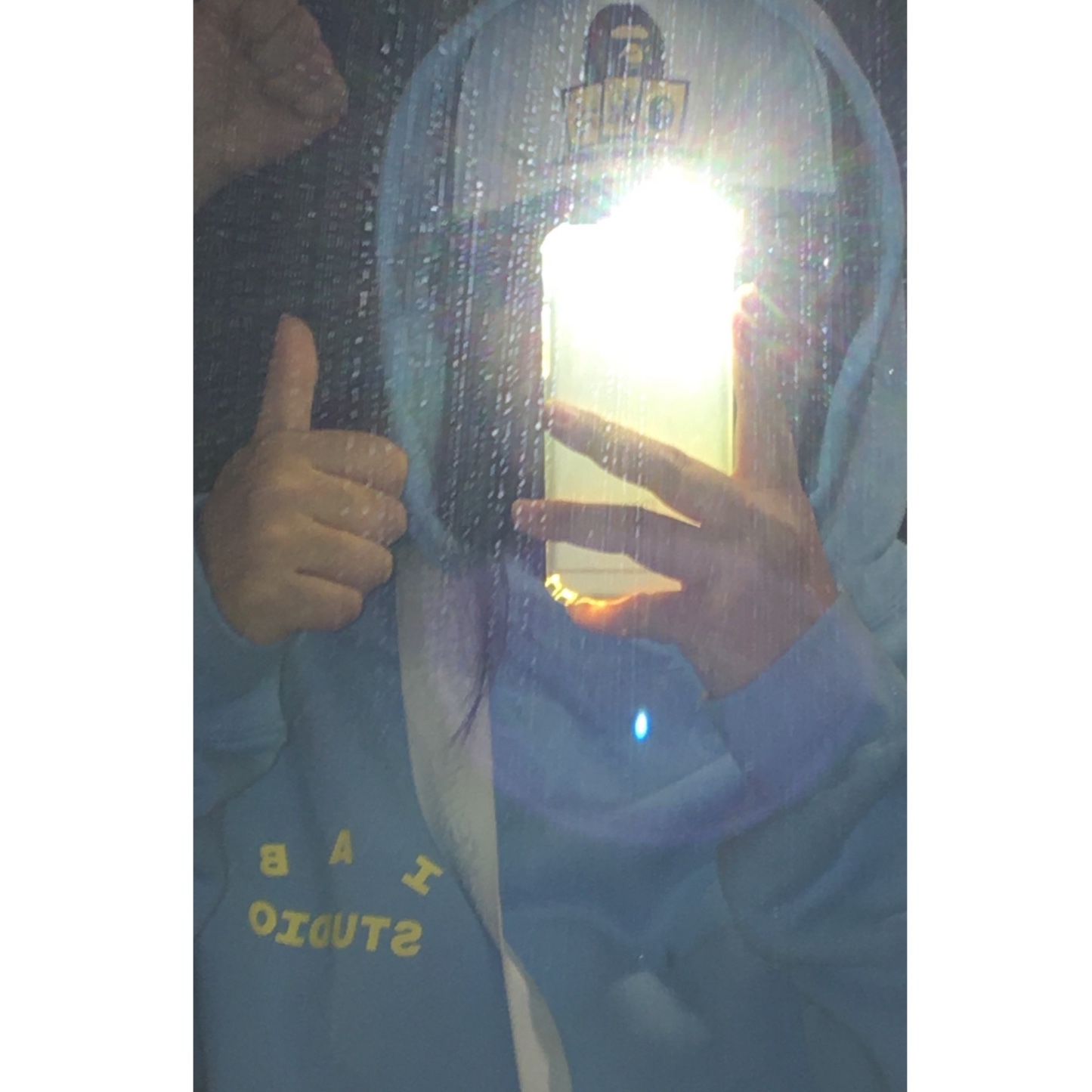 IAB Studio Hoodie Sky Blue Lemon 착용 스타일 - 2