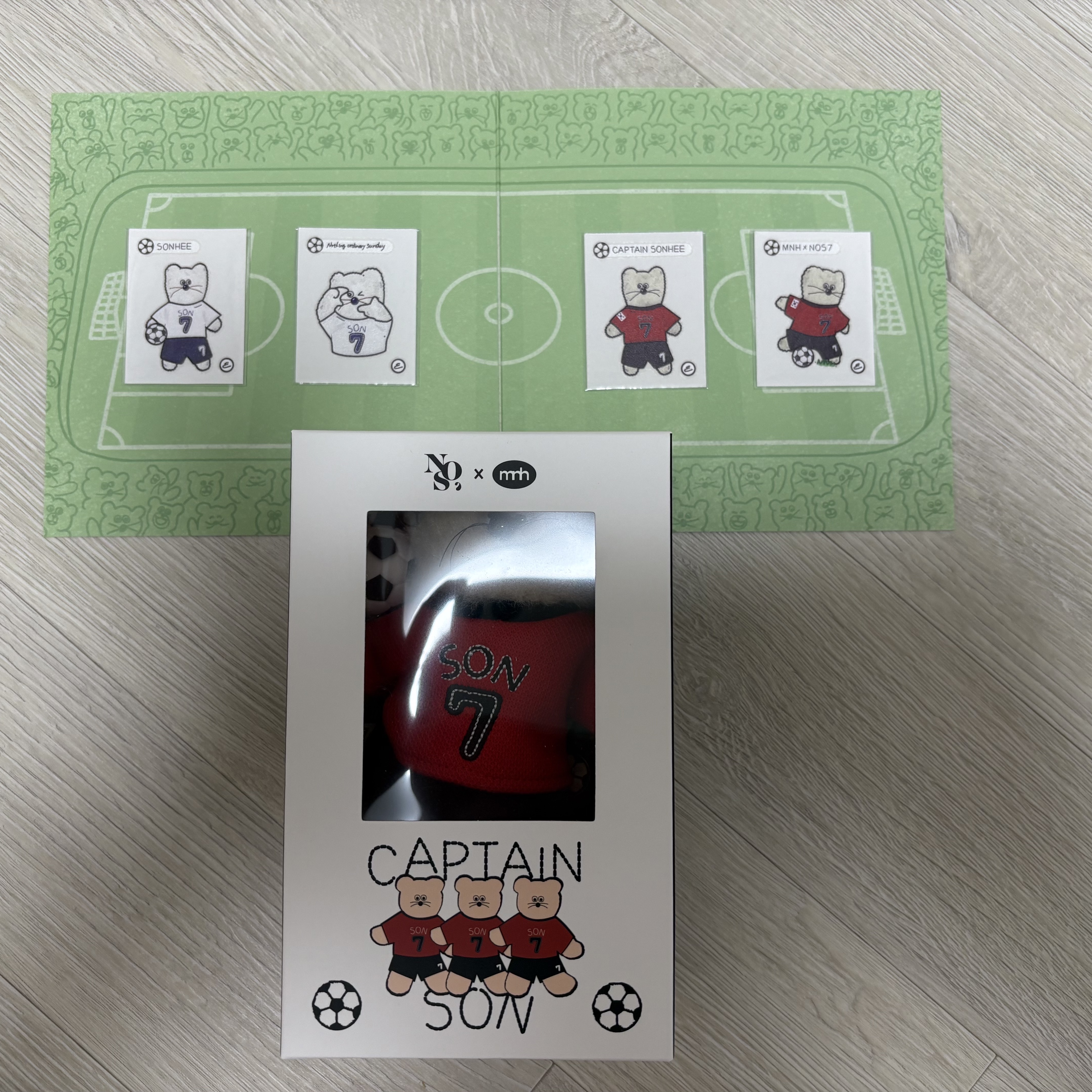 Monamhee x NOS7 Captain SON.hee Keyring Red, Monamhee x NOS7 SON.hee Keyring Cream 착용 스타일 - 1