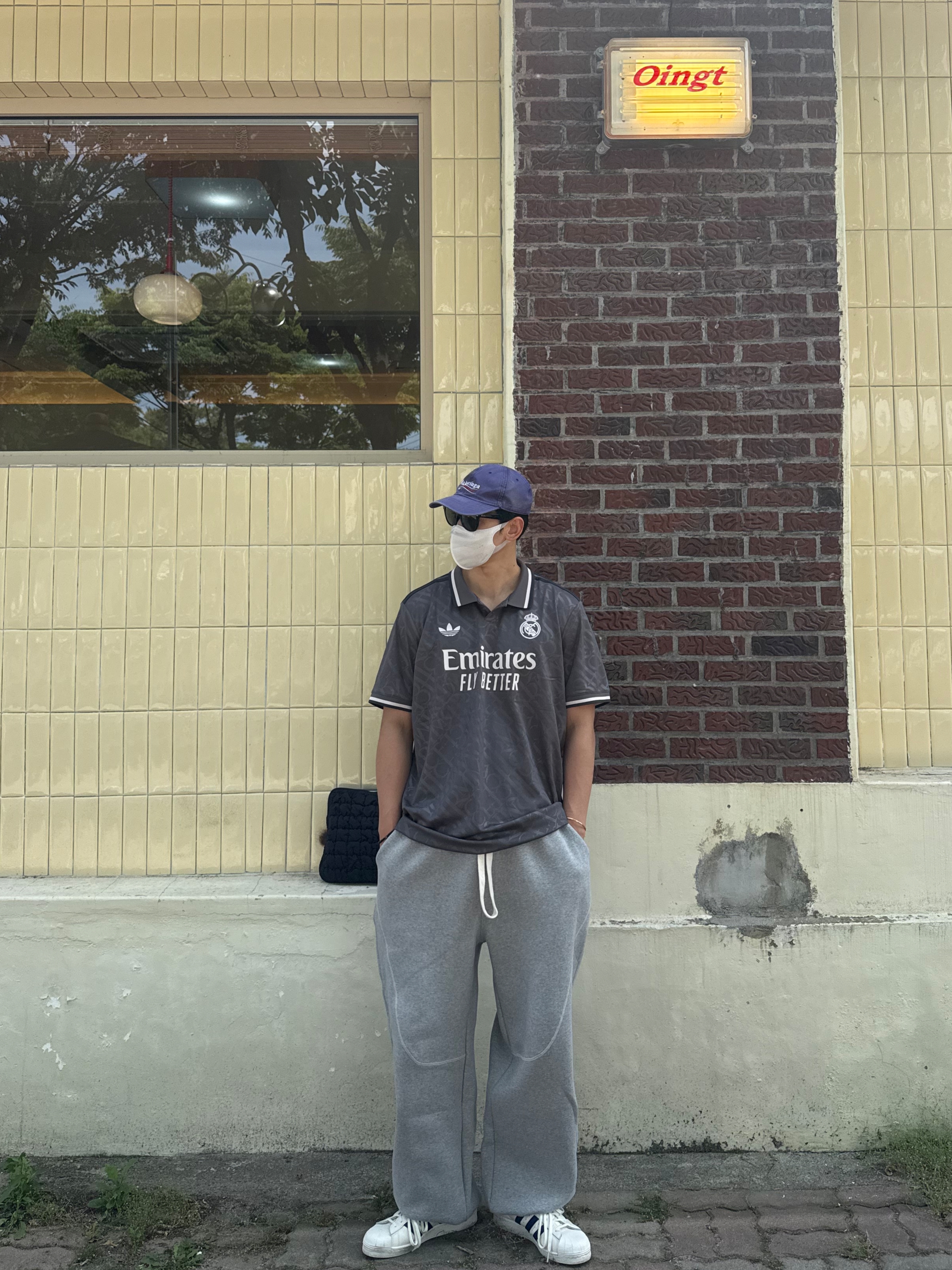 Adidas Real Madrid 2024/25 3rd Jersey Charcoal - KR Sizing (Non Marking Ver.), Undermycar Mu.112 Original Logo Curve Line Stitch Bonded Sweat Pants Melange Gray 착용 스타일