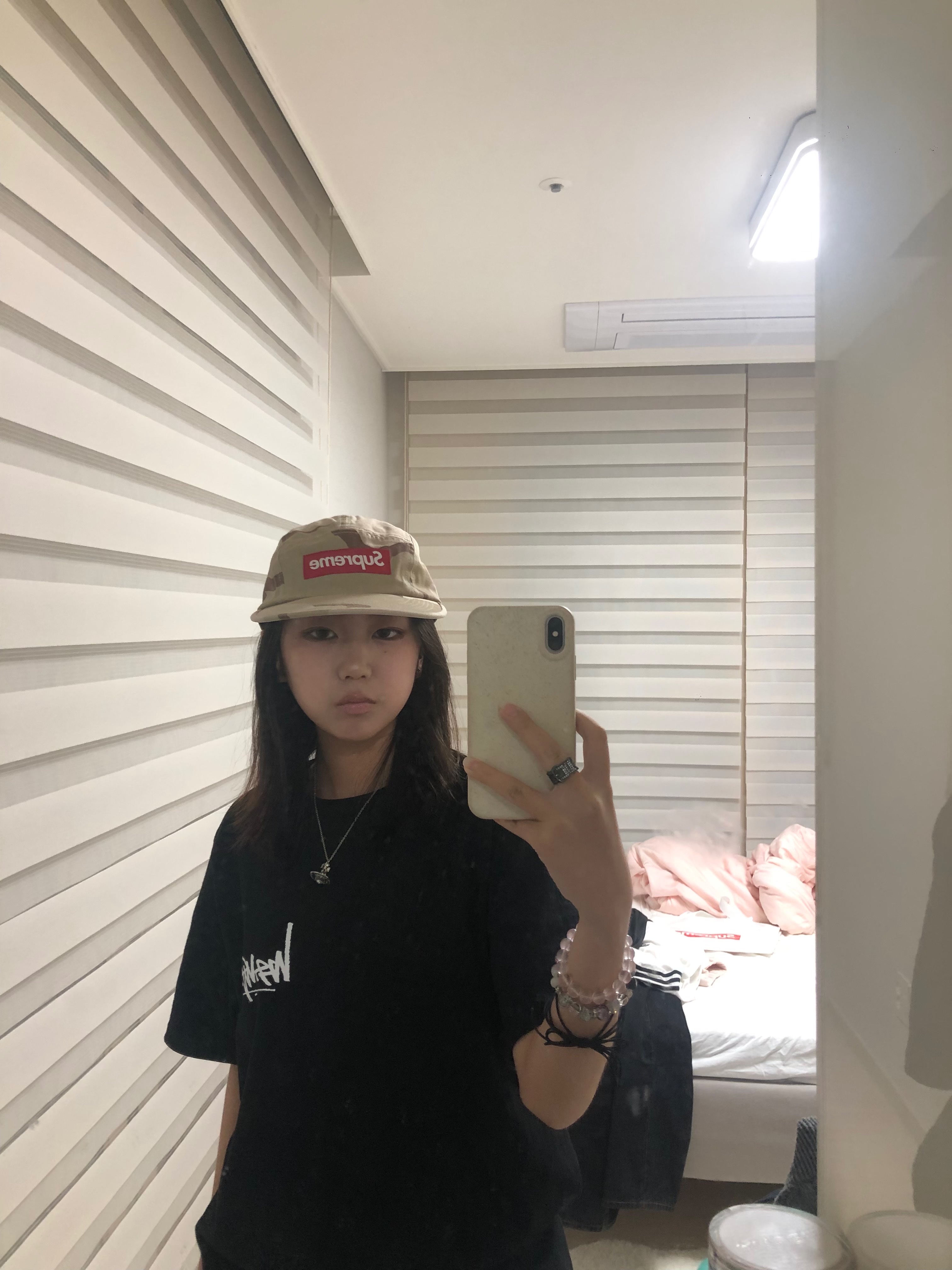 Supreme Washed Chino Twill Camp Cap Desert Camo - 24SS, Stussy Basic Stussy T-Shirt Black 2024, 2025 착용 스타일 - 1