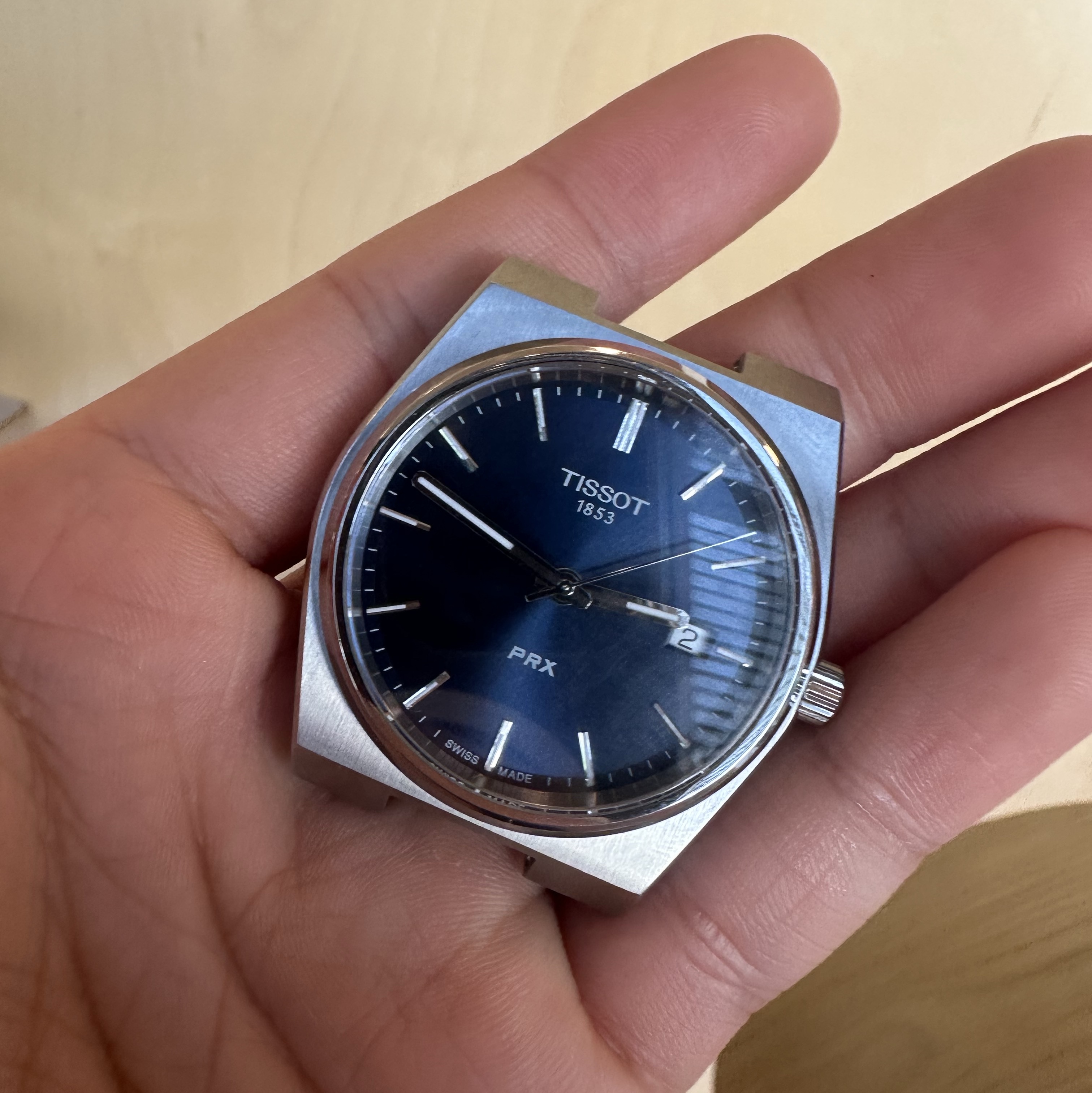 Tissot PRX 40mm Quartz Steel Blue 착용 스타일