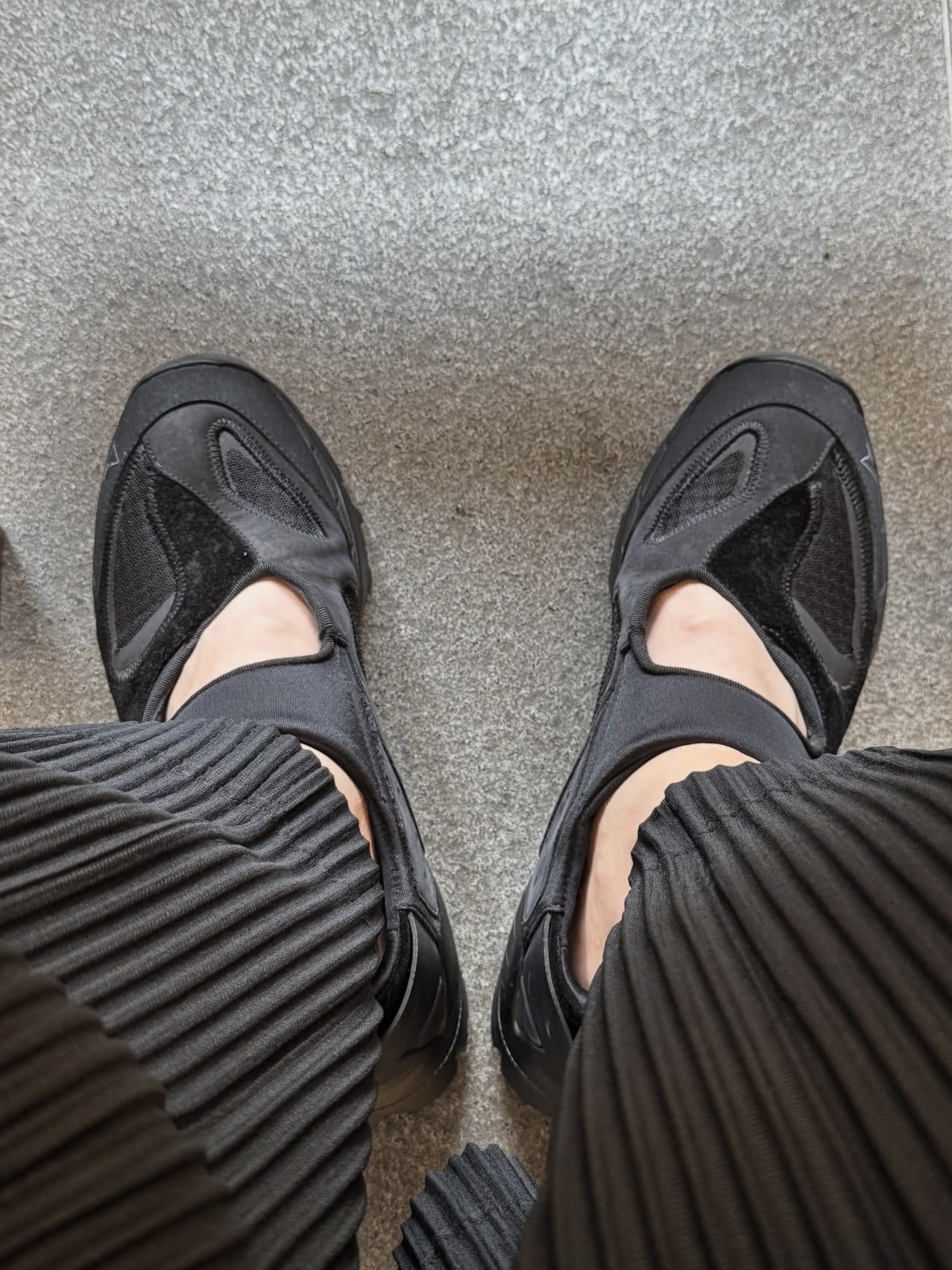 Roa Hiking Sandal Black 착용 스타일 - 2