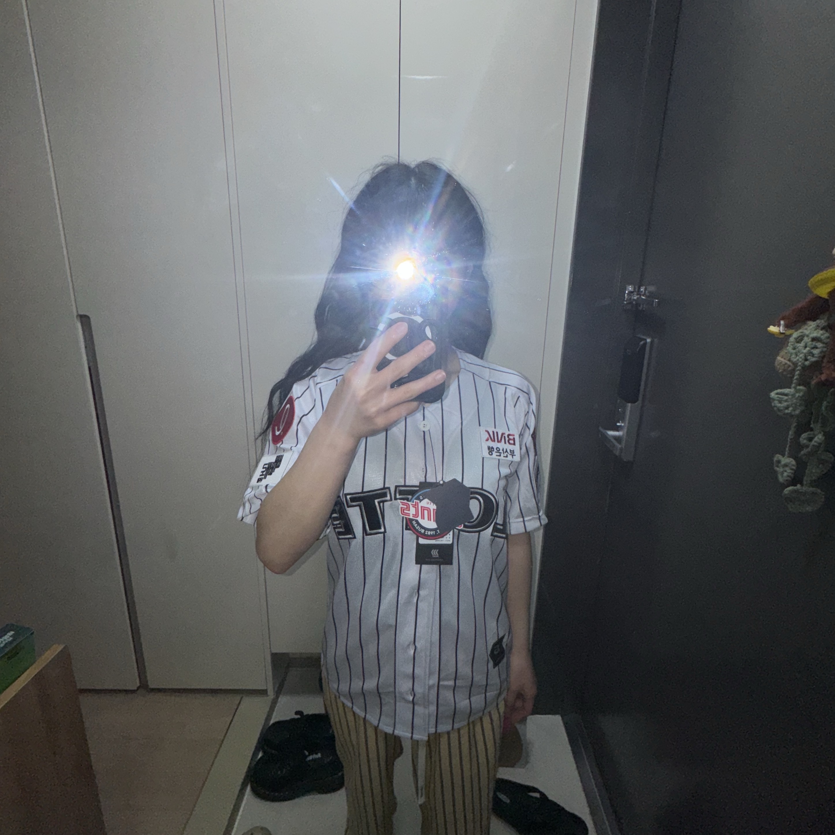 Lotte Giants Old Stripe Professional Uniform Multi (Non Marking Ver.) 착용 스타일 - 2