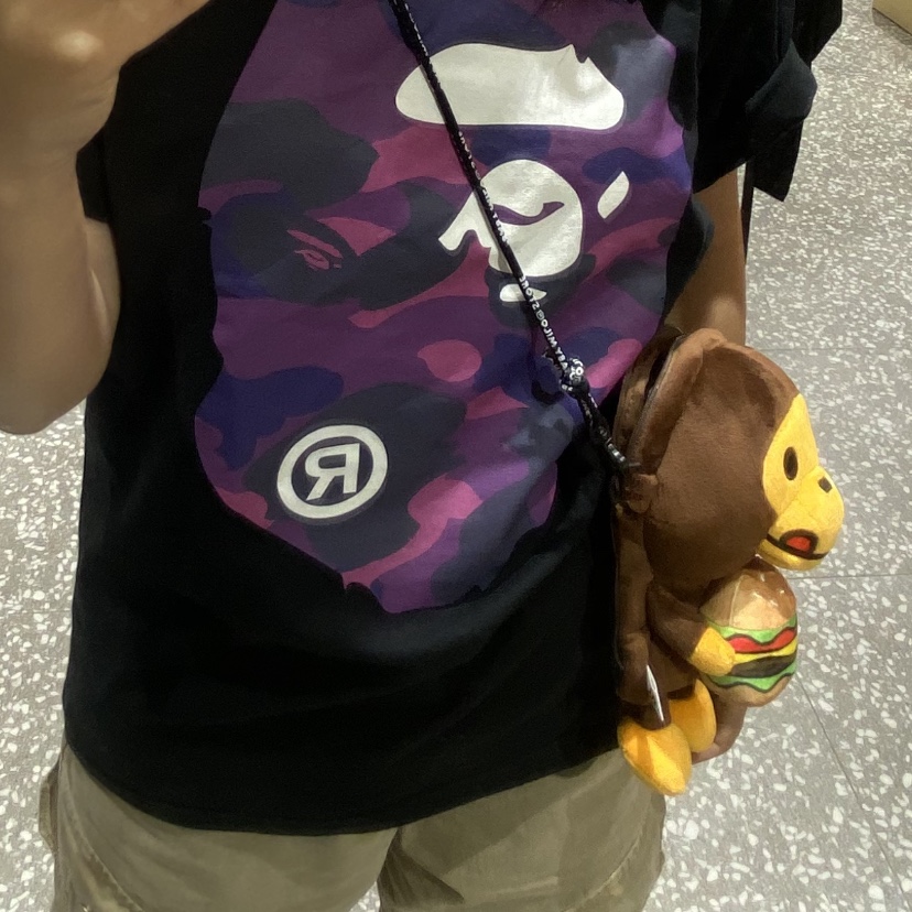 BAPE Color Camo Big Ape Head T-Shirt Black Purple, BAPE Baby Milo Mobile Bag 1 Brown 착용 스타일