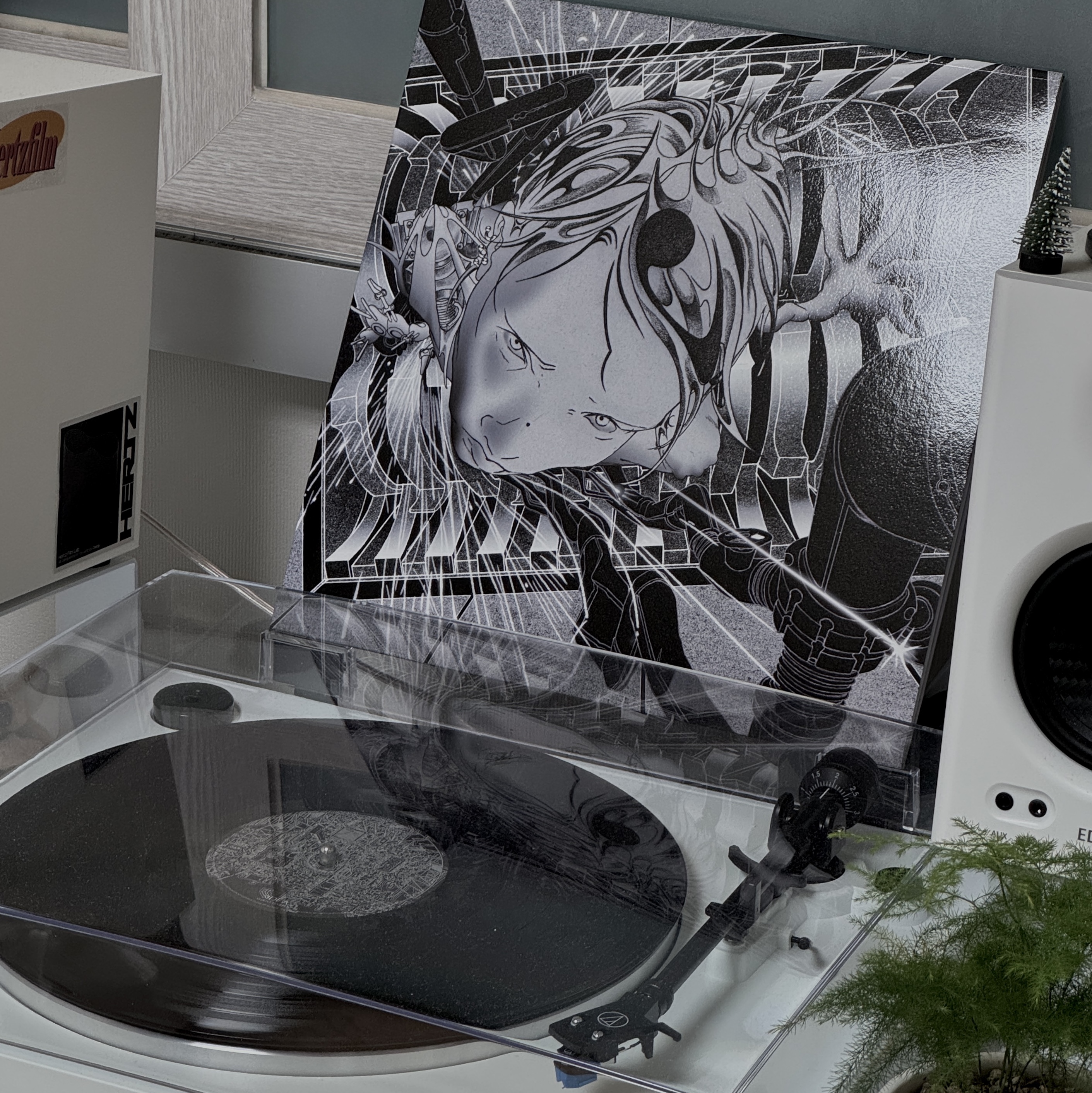 Silica Gel 2nd Album Power Andre 99 LP Black (2LP), Audio-Technica AT-LP3XBT Automatic Belt-Drive Turntable (Wireless & Analog) White 착용 스타일