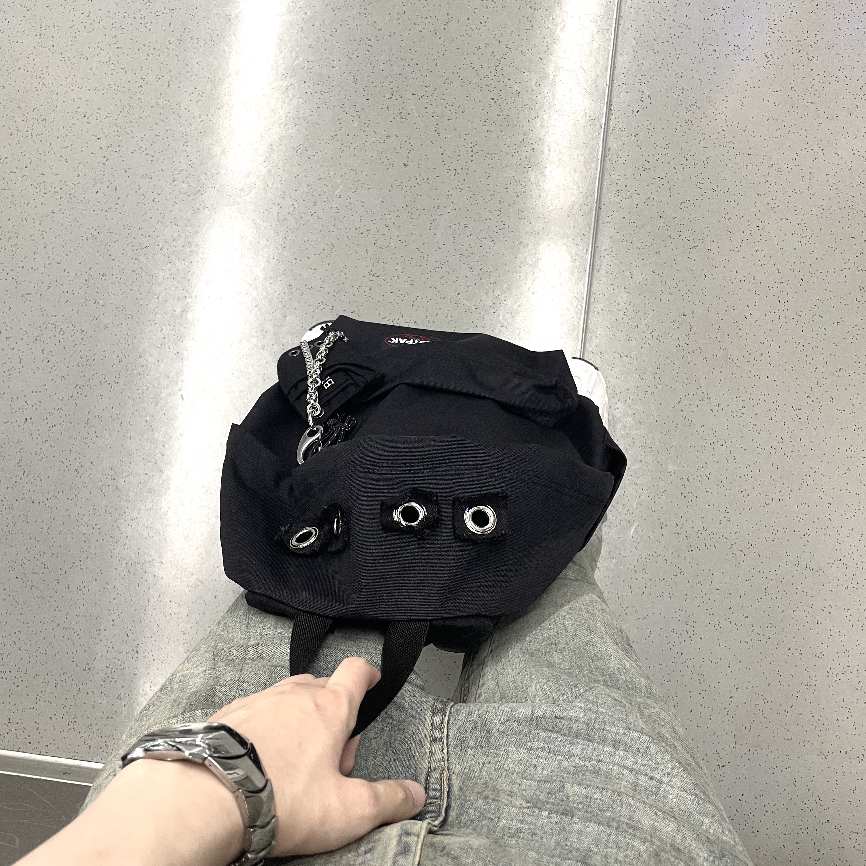 Chrome Hearts Horseshoe Logo Pocket T-Shirt Black, Hansroom Chrome Hearts Star of David Charm 착용 스타일 - 4