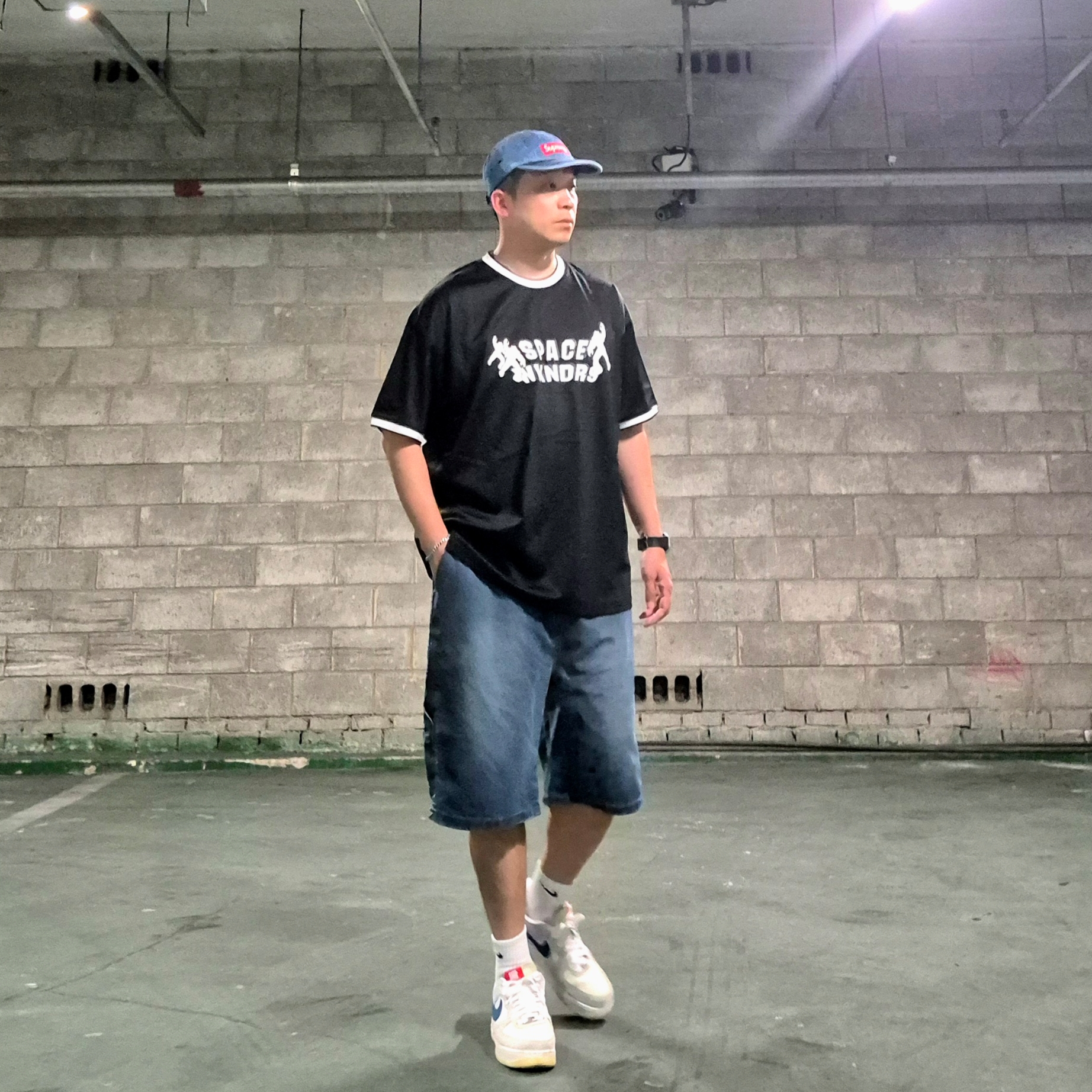 Nike x Undefeated Air Force 1 Low SP 5 On It, Casio G-Shock GM-2100-1A 착용 스타일 - 1