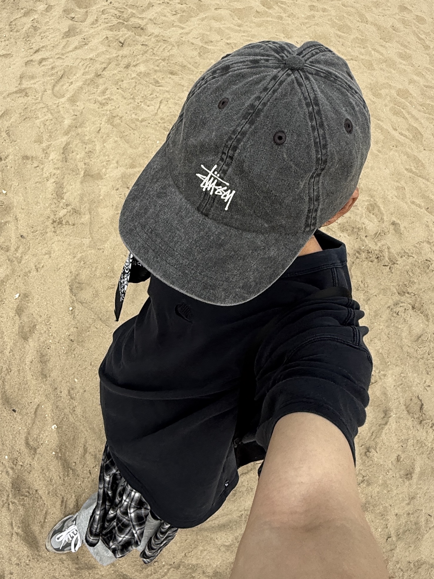 Stussy Washed Basic Low Pro Cap Charcoal, Supreme Hav-A-Hank Bandanas Multicolor (Set of 3) - 24SS 착용 스타일 - 10