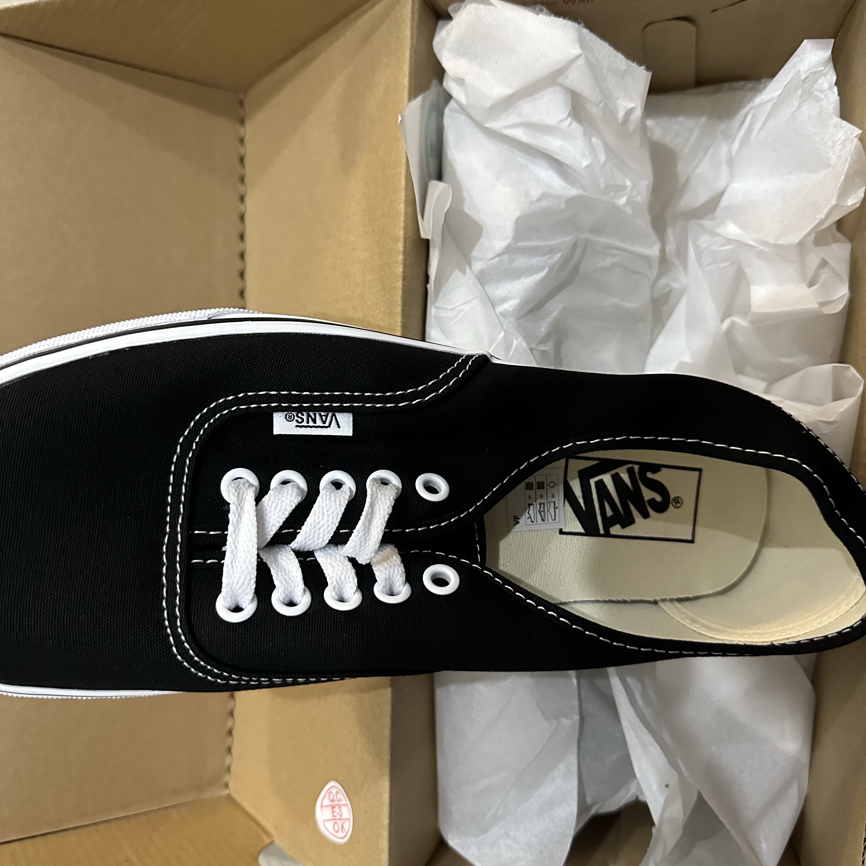 Vans Authentic Black White 착용 스타일
