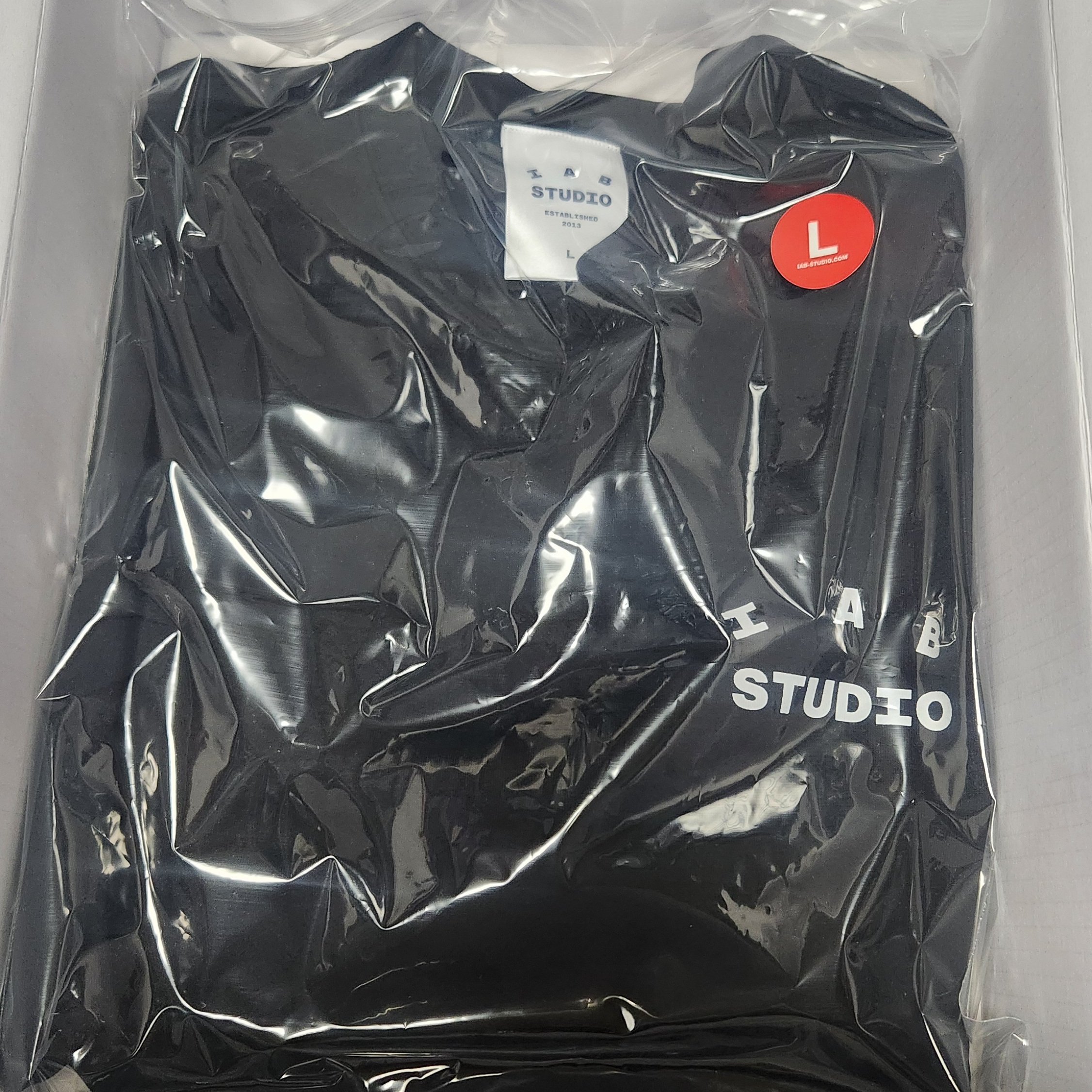 IAB Studio Basic T-Shirt Black White 착용 스타일