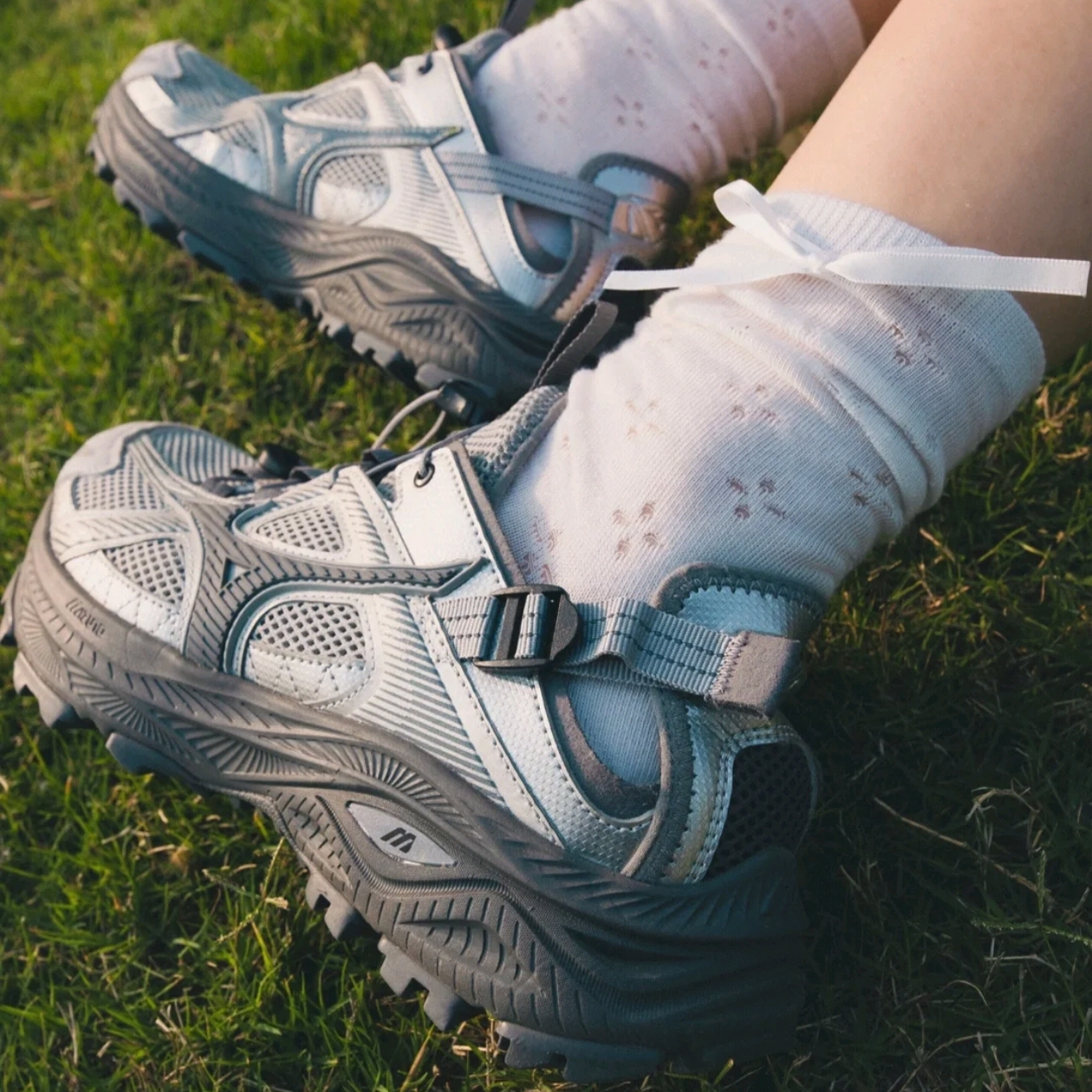 Mizuno Racer Trail SE Silver Grey 착용 스타일