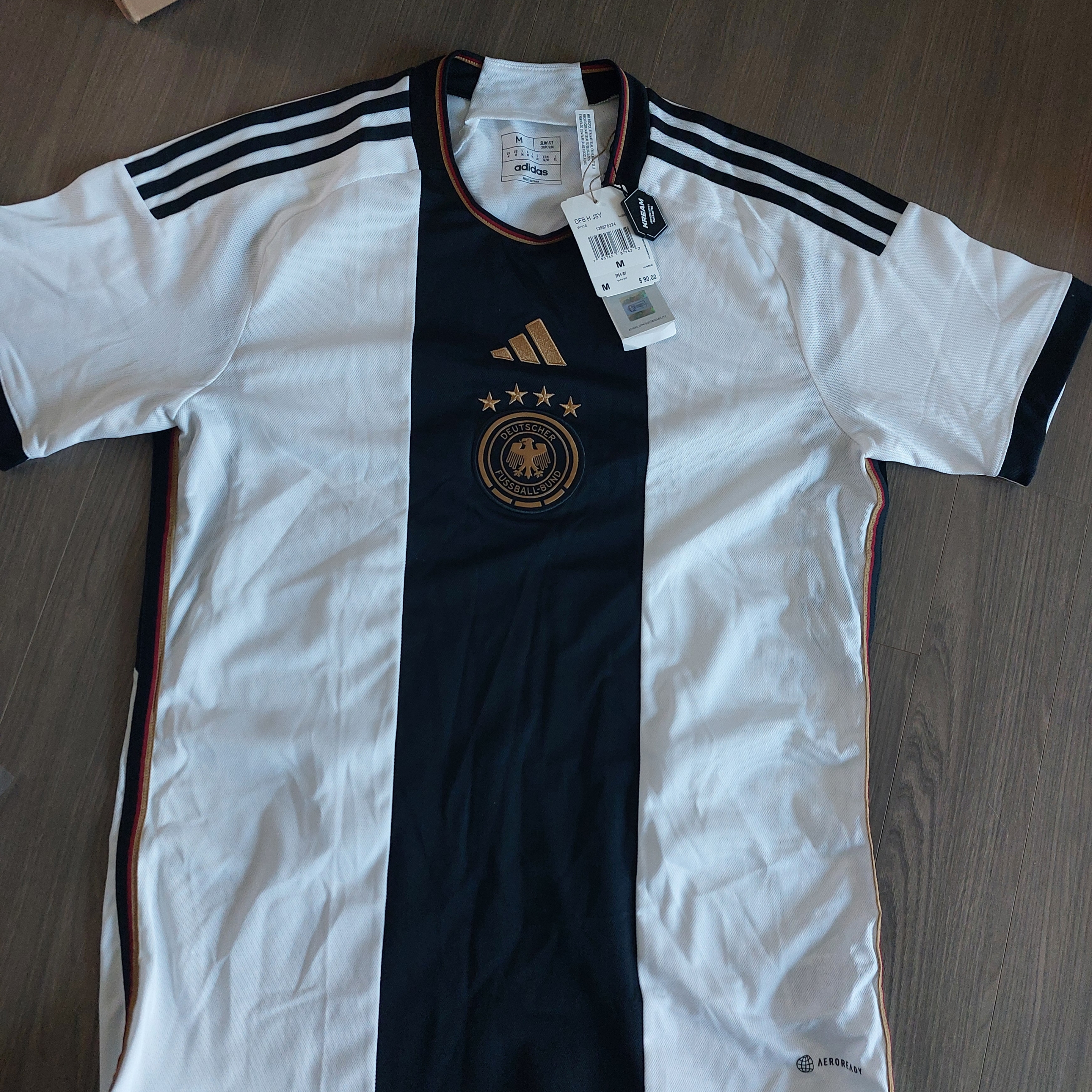 Adidas Germany 2022 Home Jersey White - US Sizing 착용 스타일