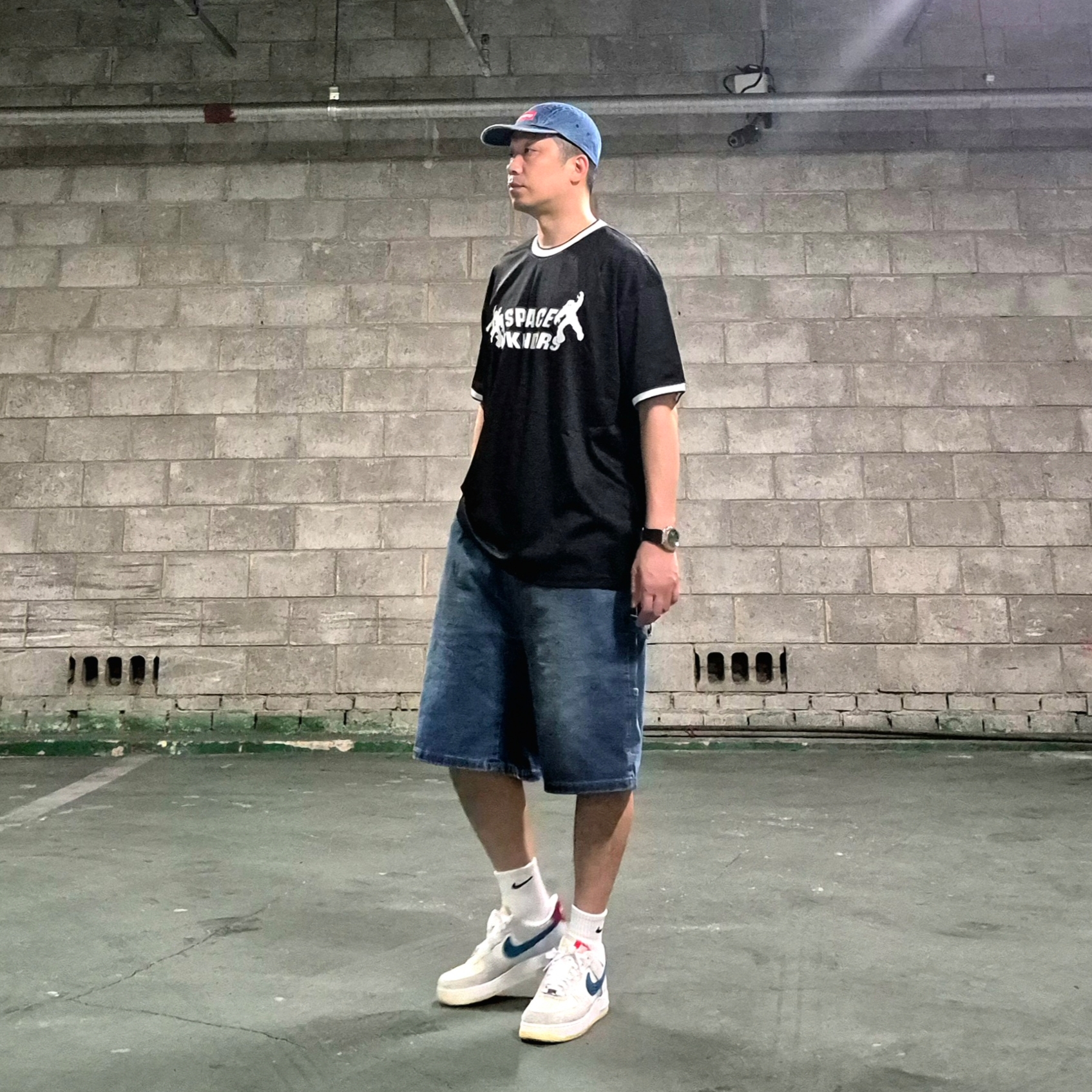 Nike x Undefeated Air Force 1 Low SP 5 On It, Casio G-Shock GM-2100-1A 착용 스타일 - 3