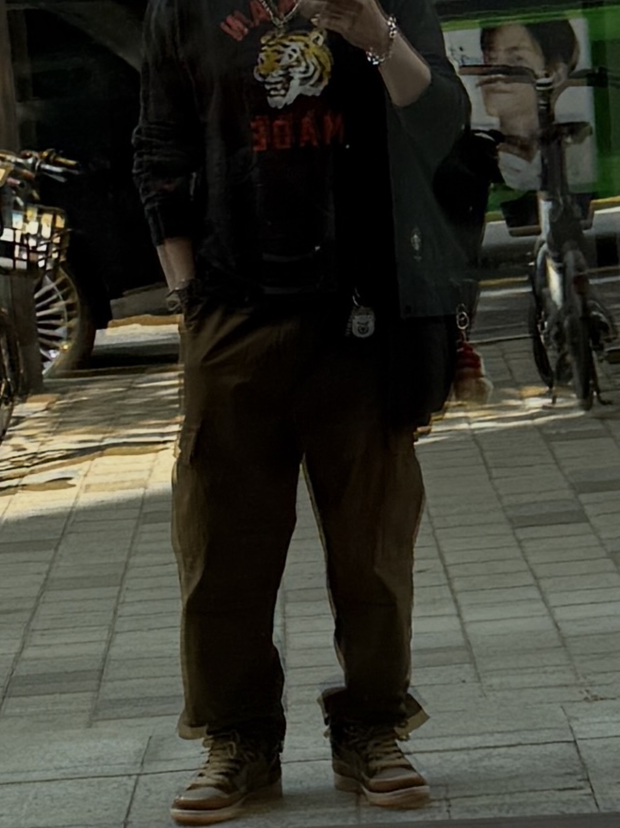 Human Made Graphic L/S T-Shirt Black, Carhartt WIP Columbia Ripstop Regular Cargo Pants Cypress 착용 스타일