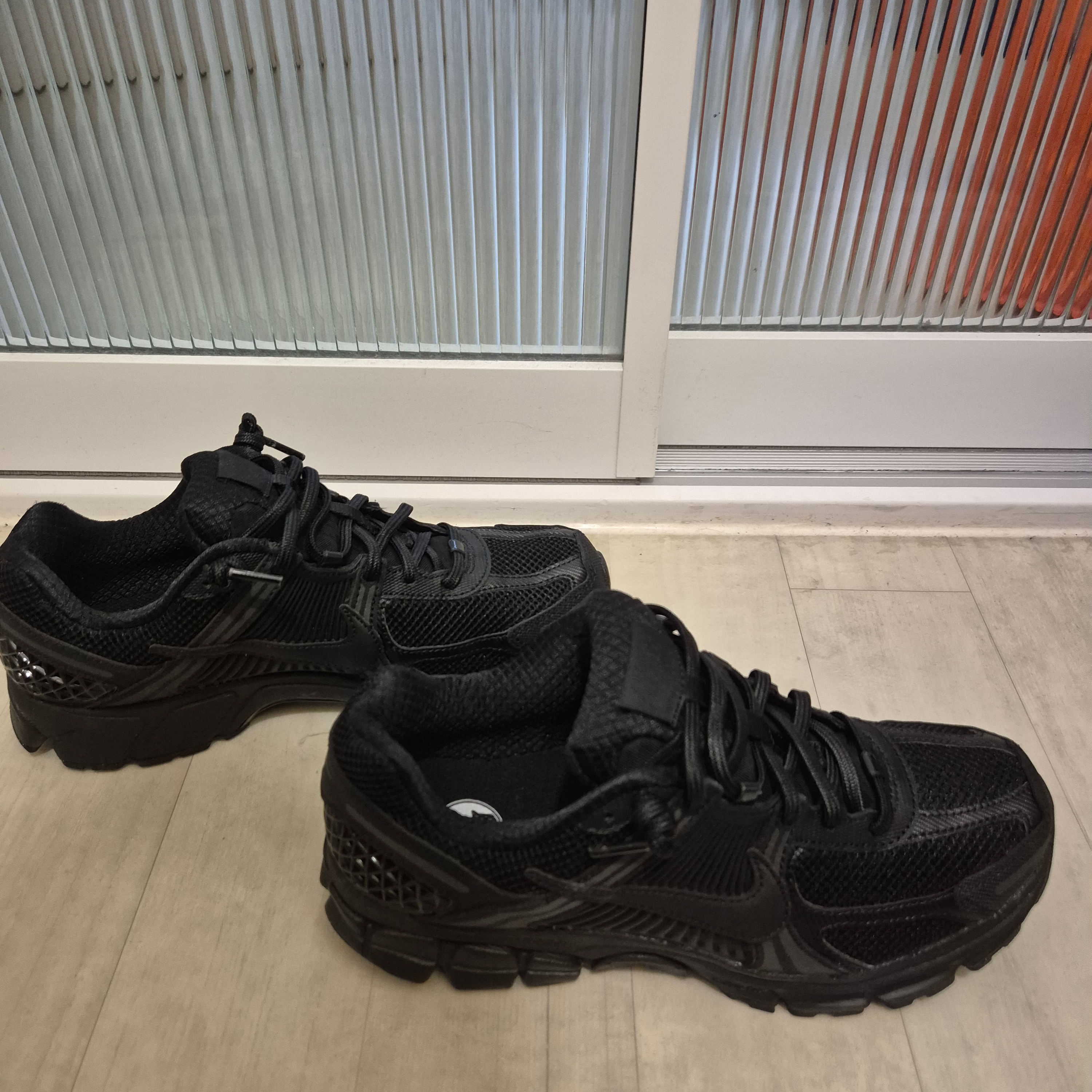 Nike Zoom Vomero 5 SP Black 착용 스타일
