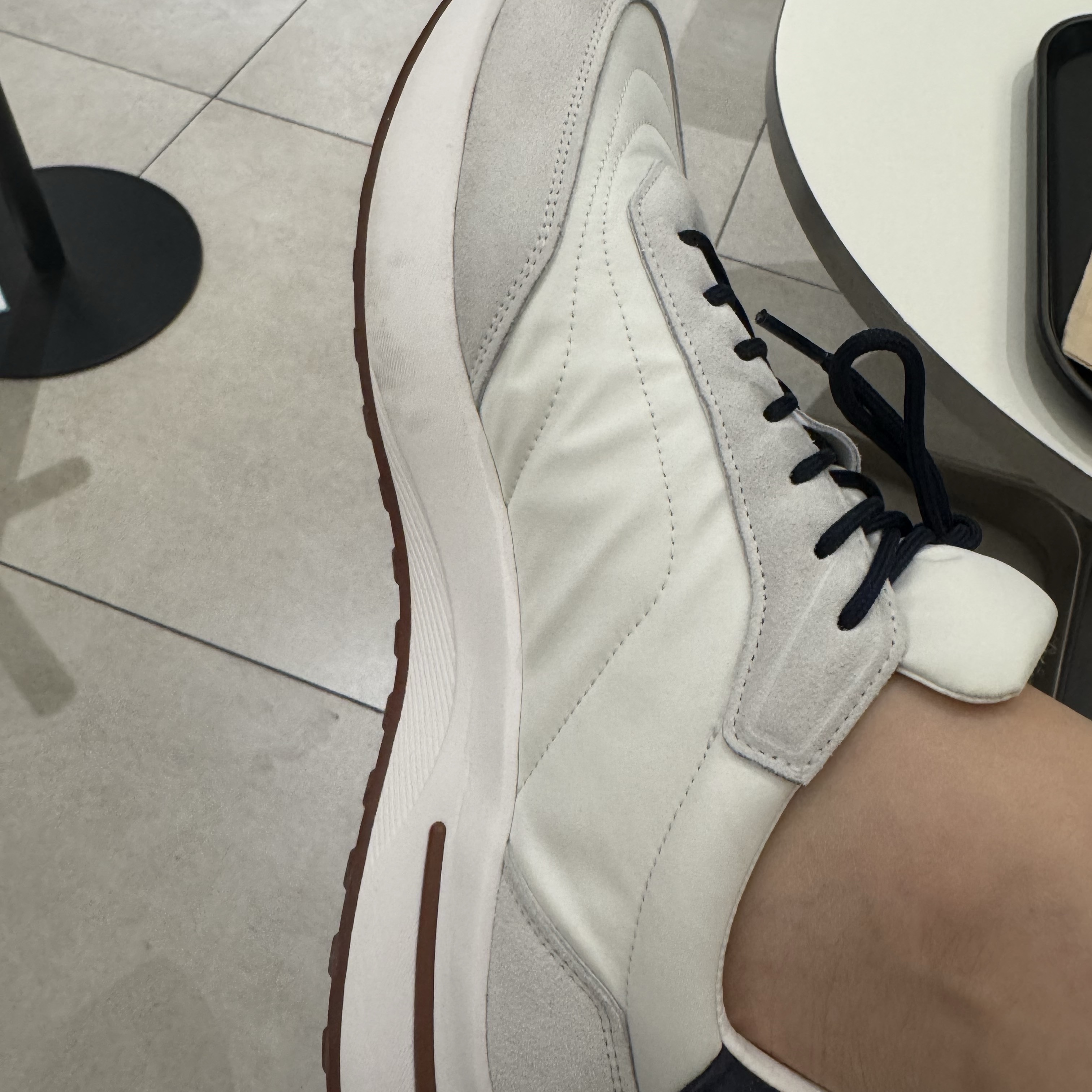 Loro Piana Week-End Walk Sneakers Microfiber Storm System White 착용 스타일 - 2