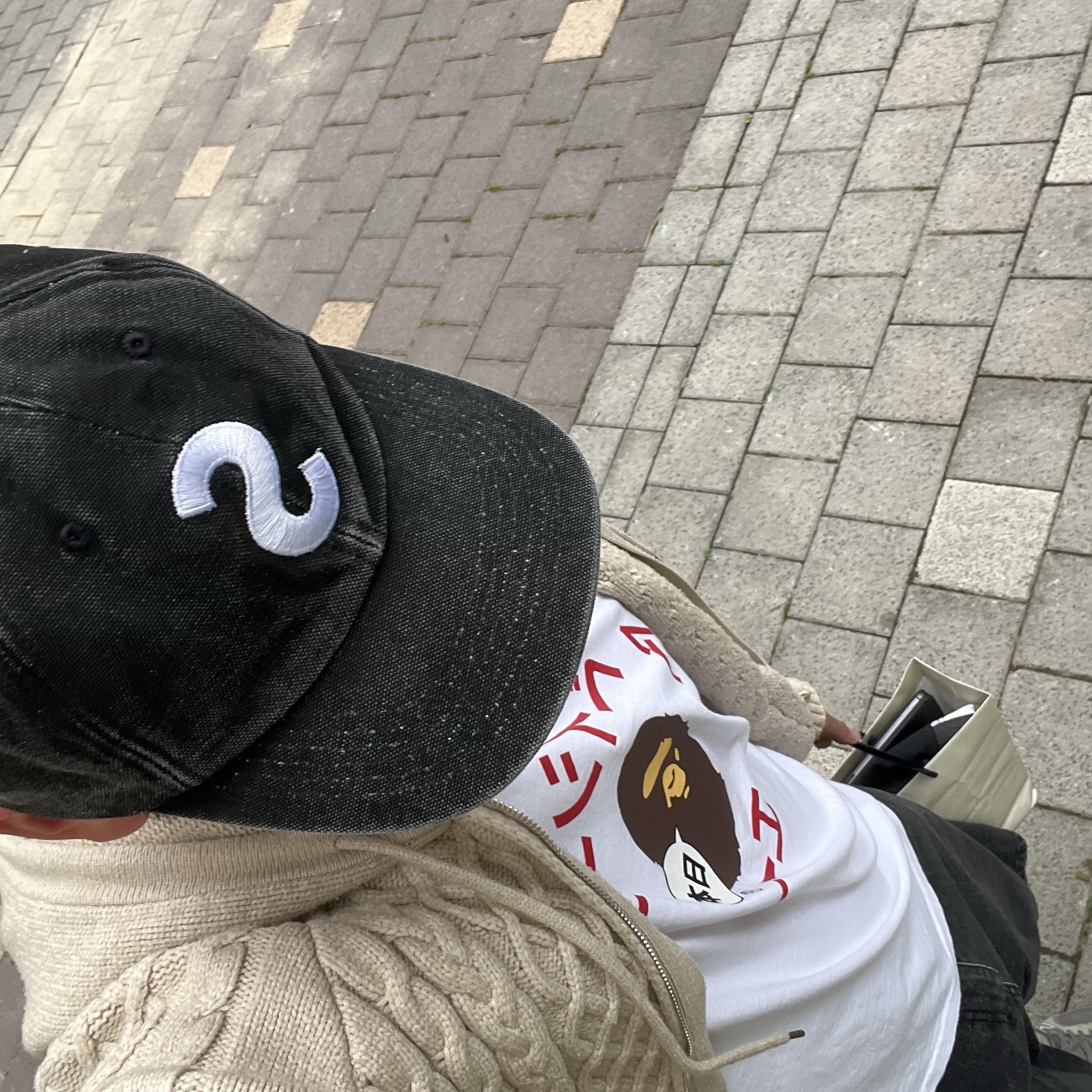 Supreme Pigment S Logo 6-Panel Black - 24FW, BAPE Japan Katakana College City T-Shirt White 착용 스타일