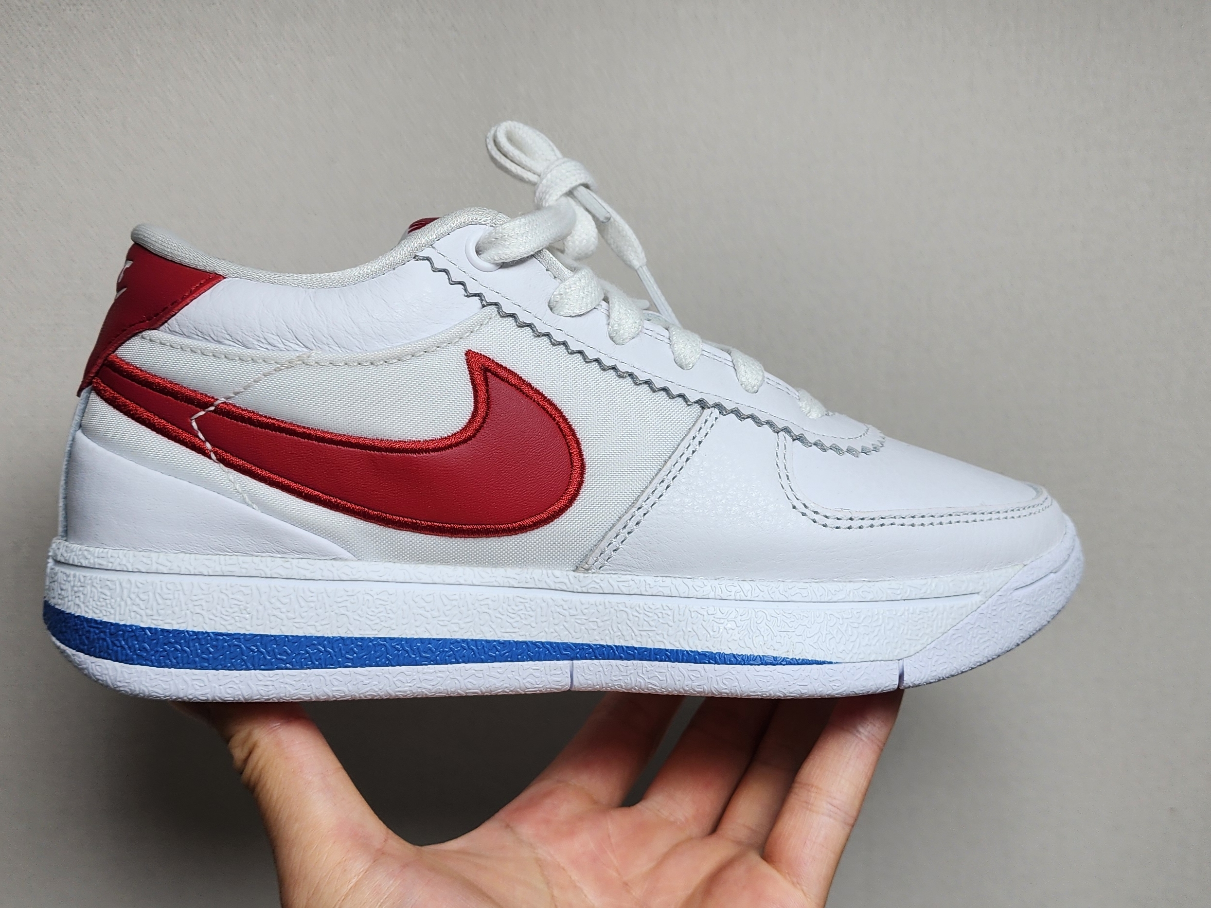 Nike Book 1 EP Forrest Gump 착용 스타일