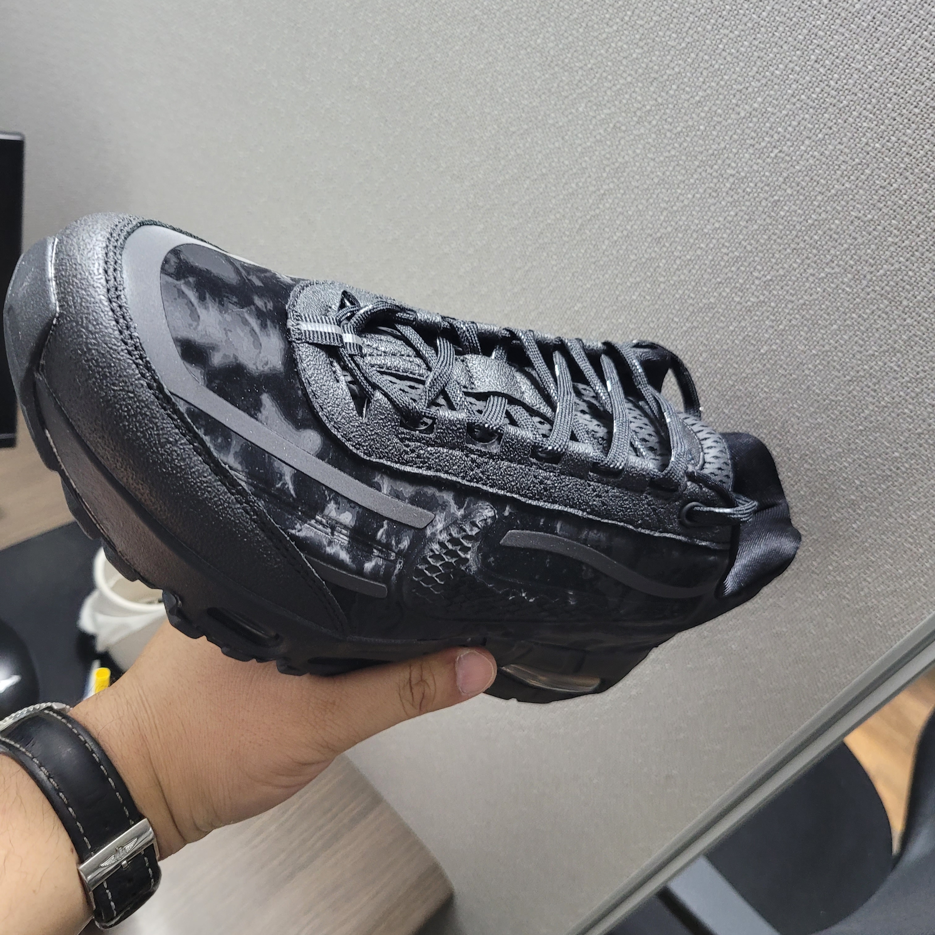 Nike x Worksout Air Max 95 Black Anthracite 착용 스타일 - 7
